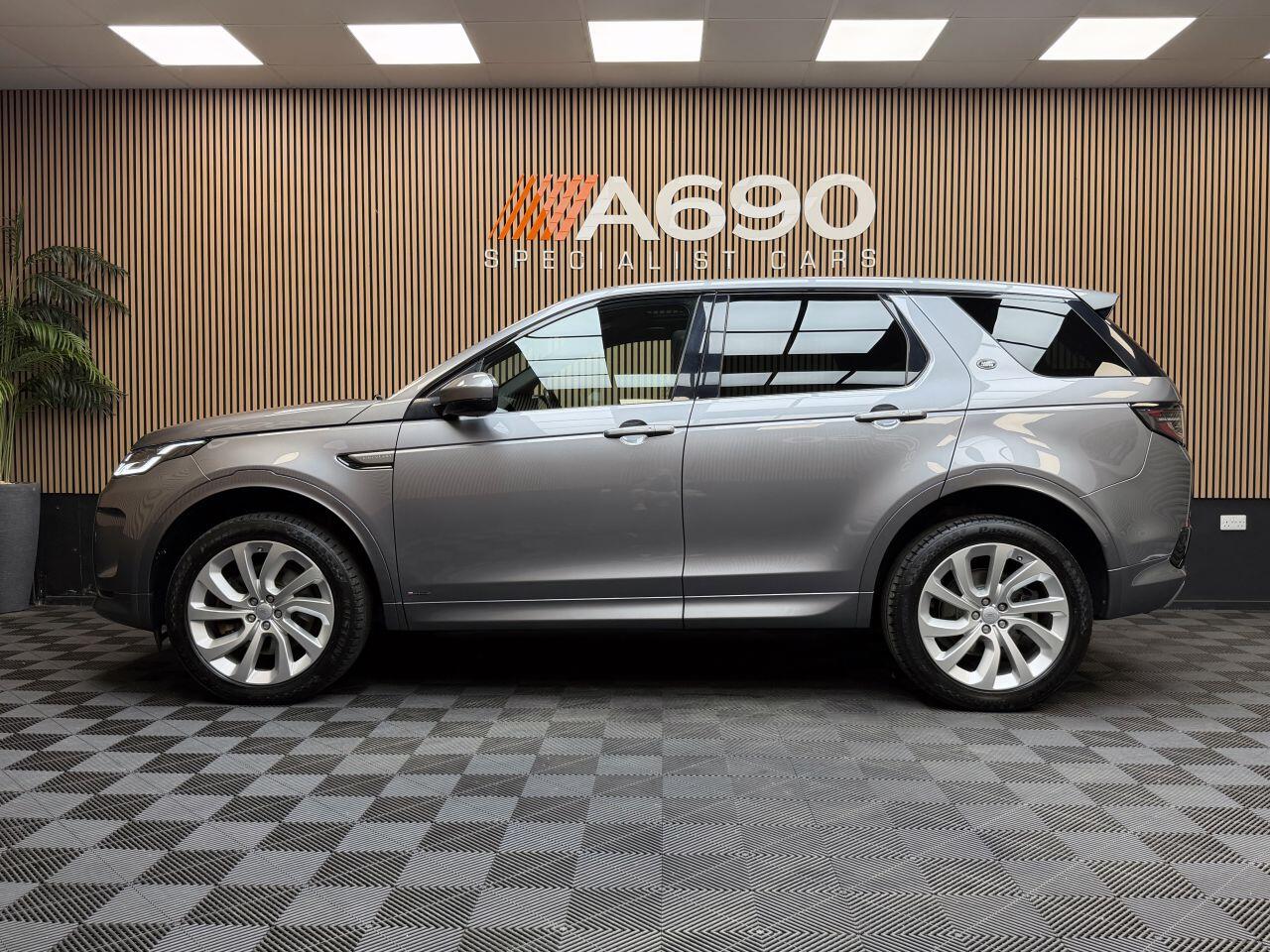Land Rover Discovery Sport view 4