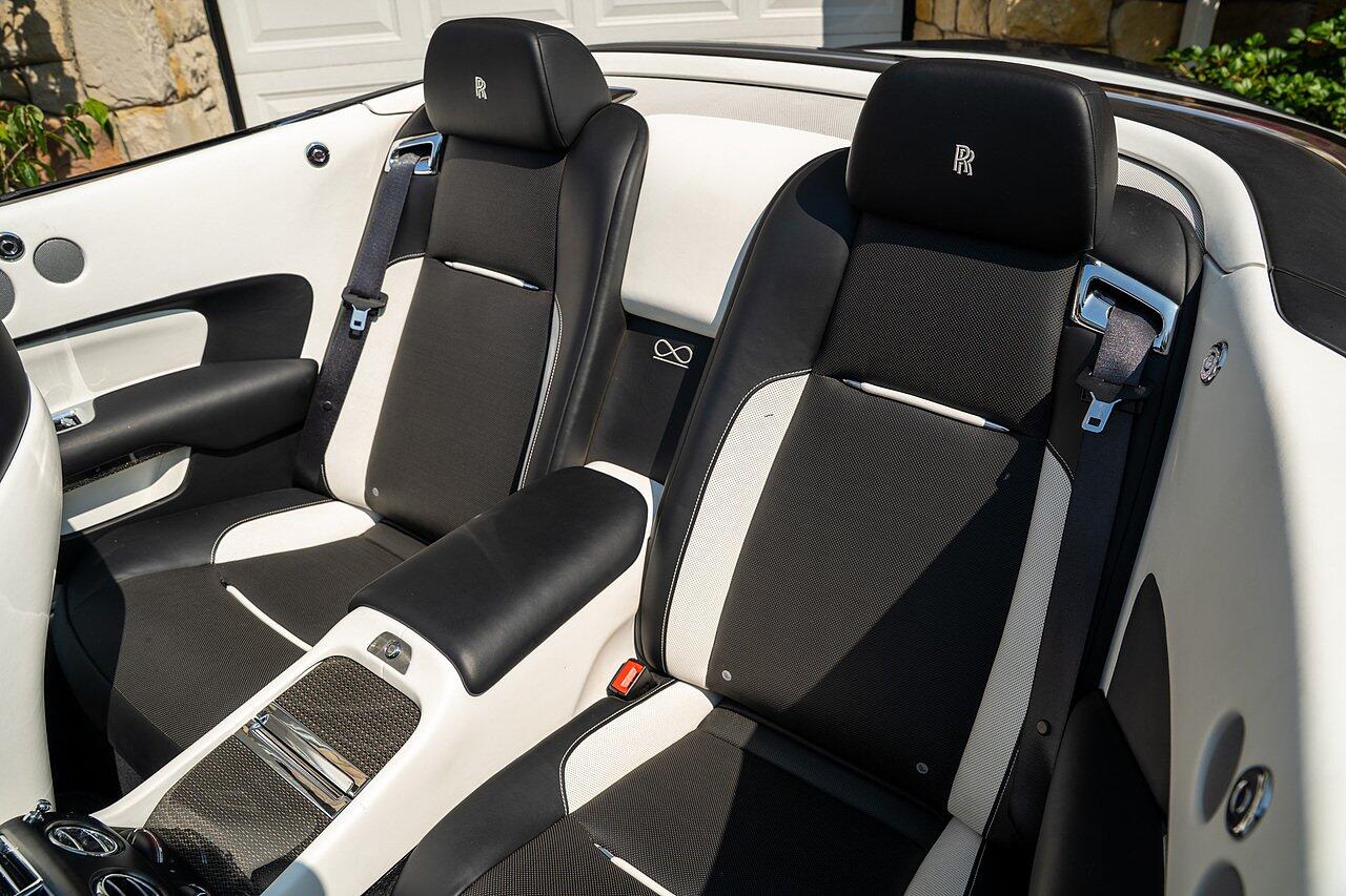 Rolls-Royce Dawn view 88