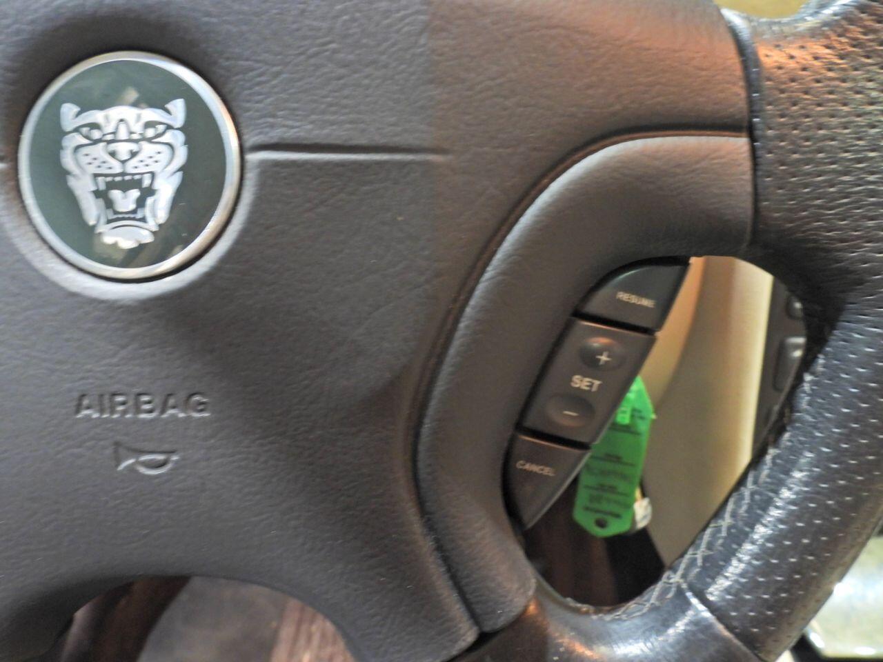 Jaguar X-Type view 25