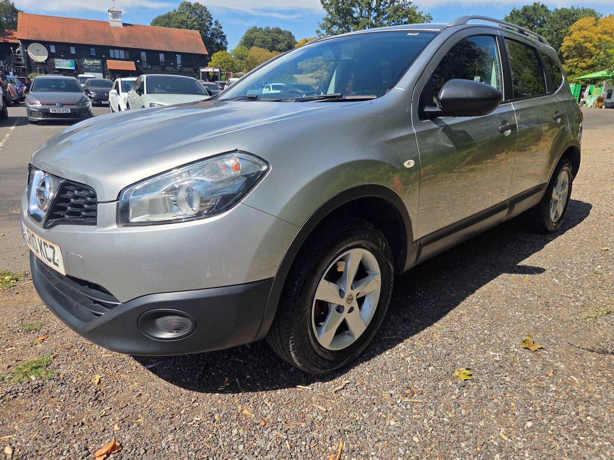 Nissan Qashqai+2 view 3