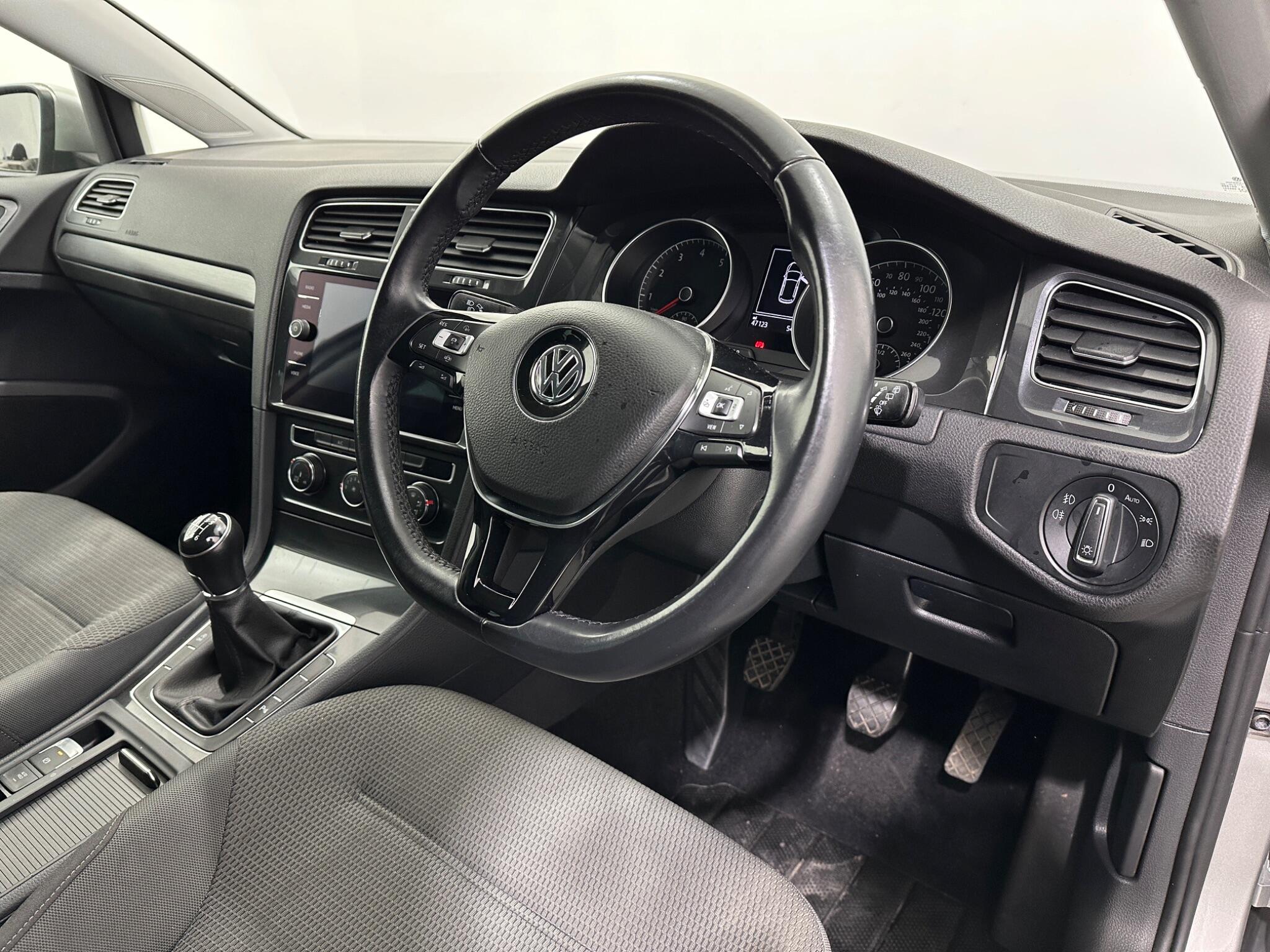Volkswagen Golf view 11