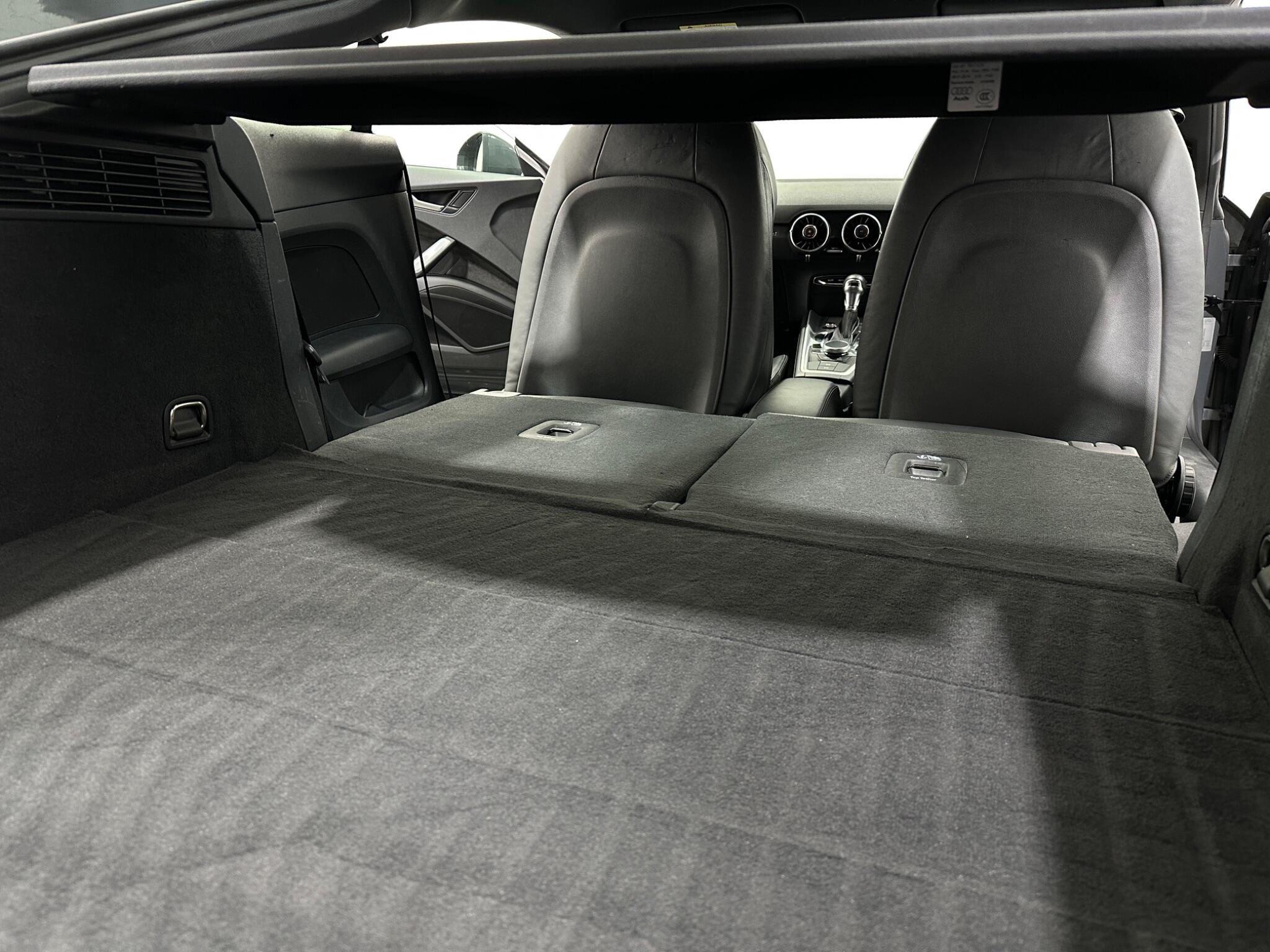 Audi TT view 40