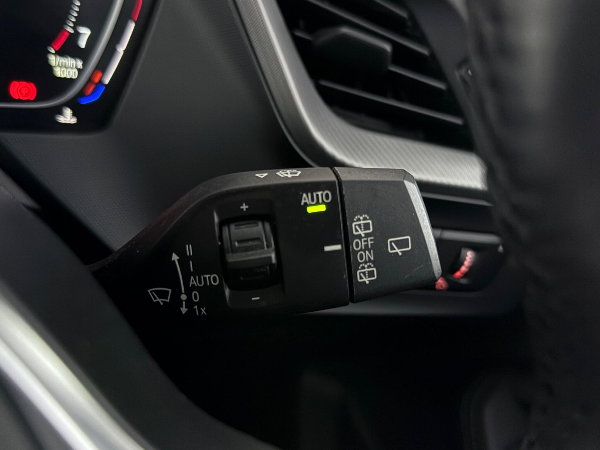 BMW 1 Series view 18