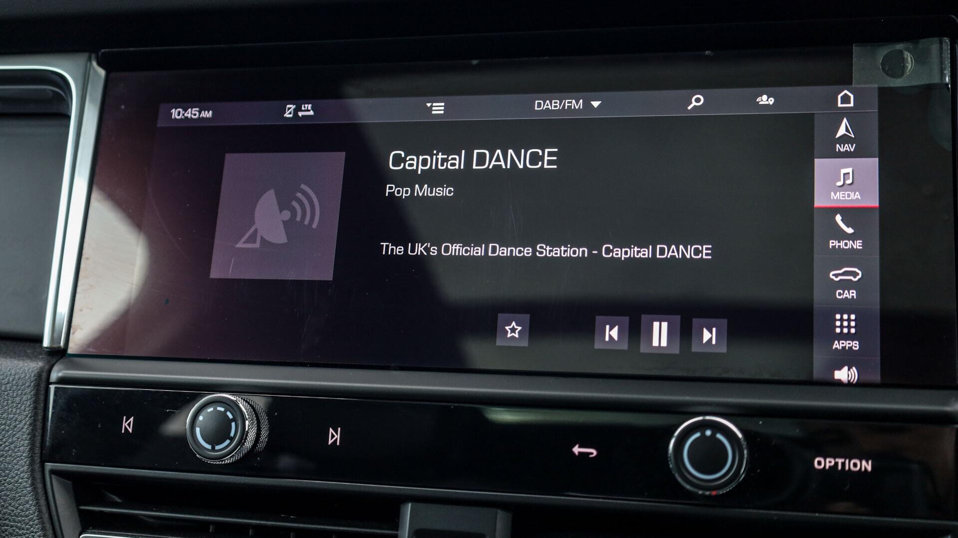 Porsche Macan view 14
