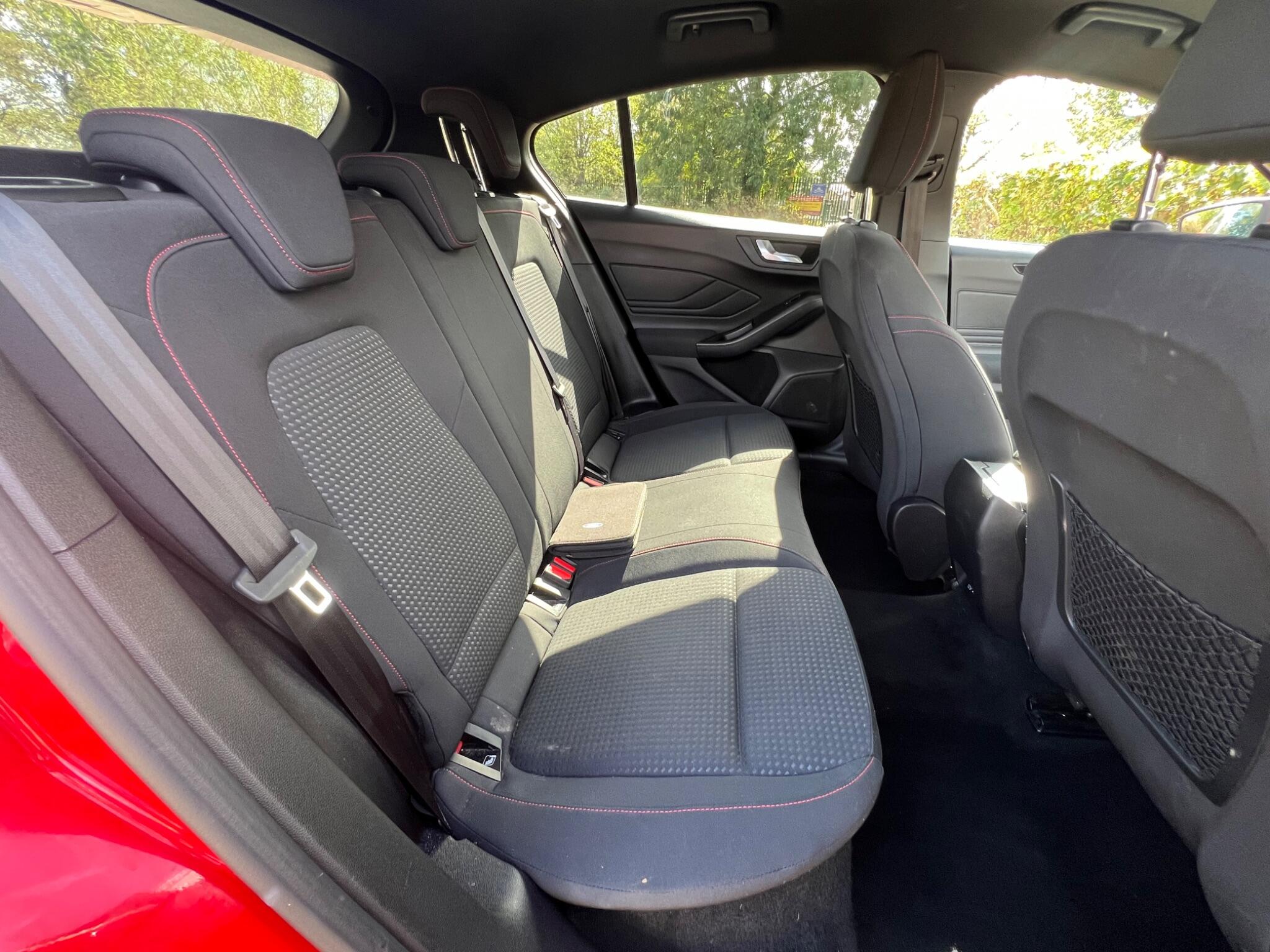 Ford Focus view 20
