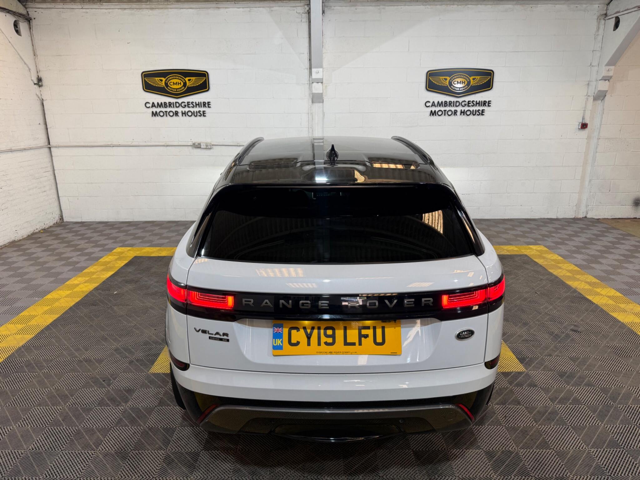 Land Rover Range Rover Velar view 78