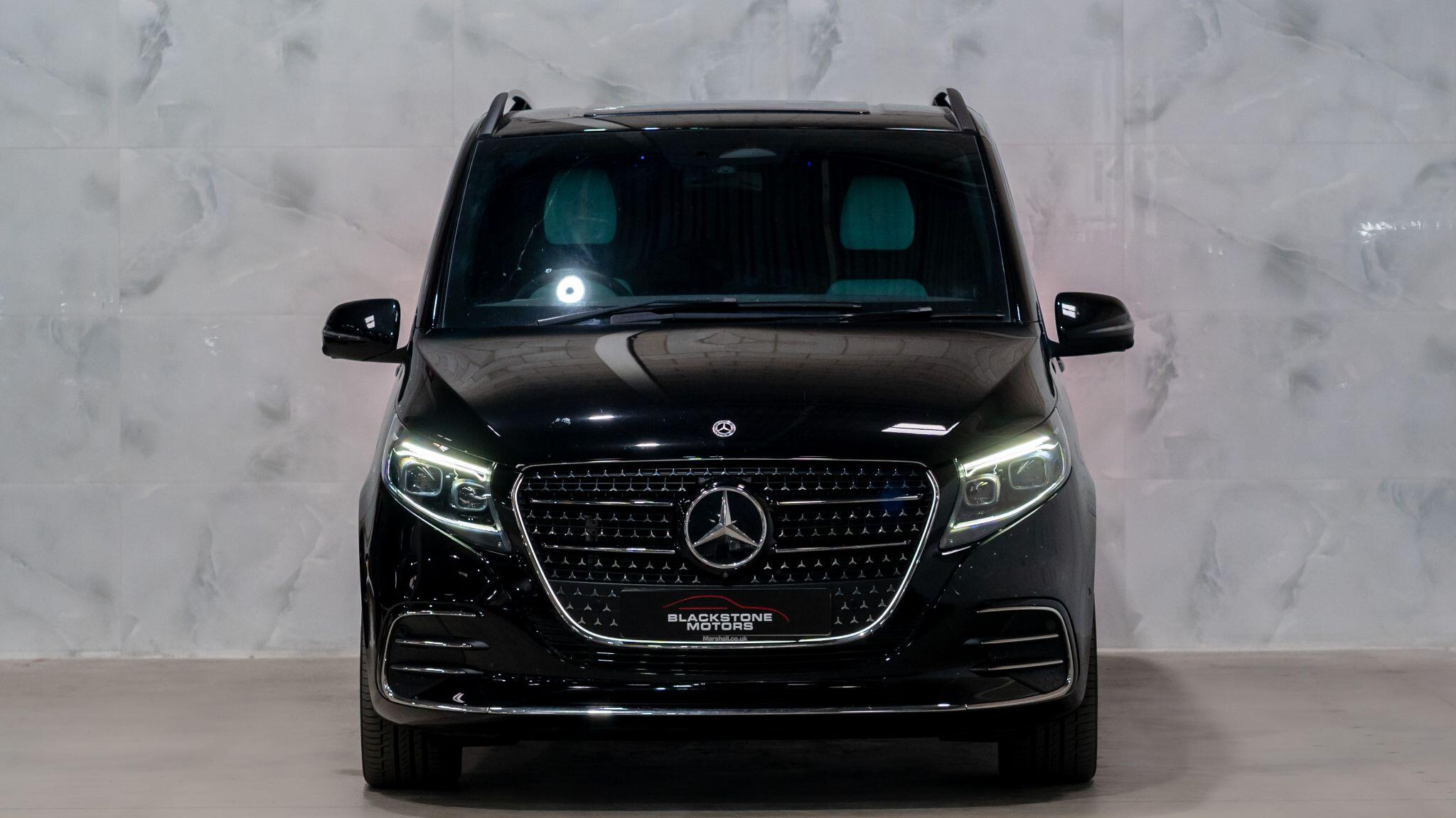 Mercedes-Benz V-Class view 4