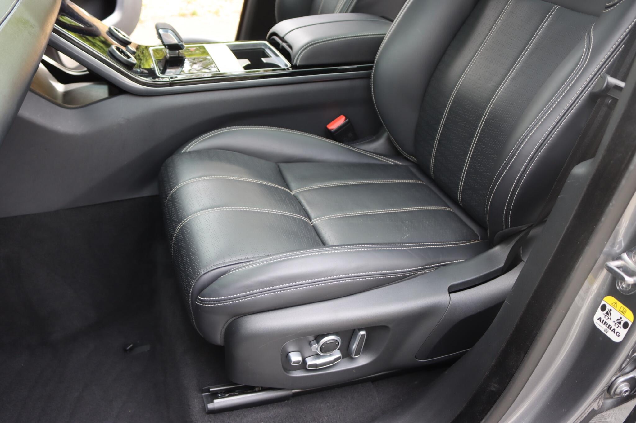 Land Rover Range Rover Velar view 12