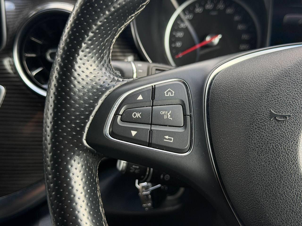 Mercedes-Benz Eqv view 34