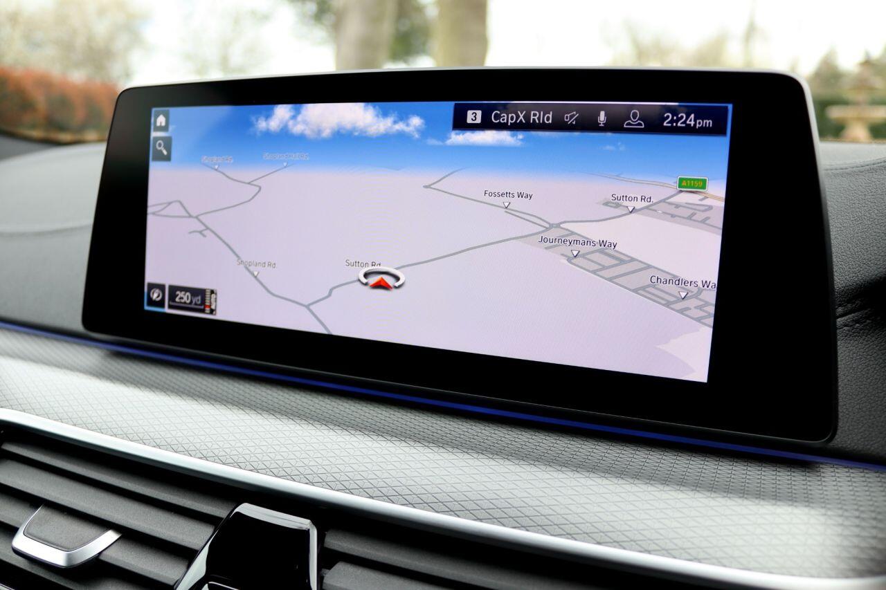 BMW 5 Series view 12