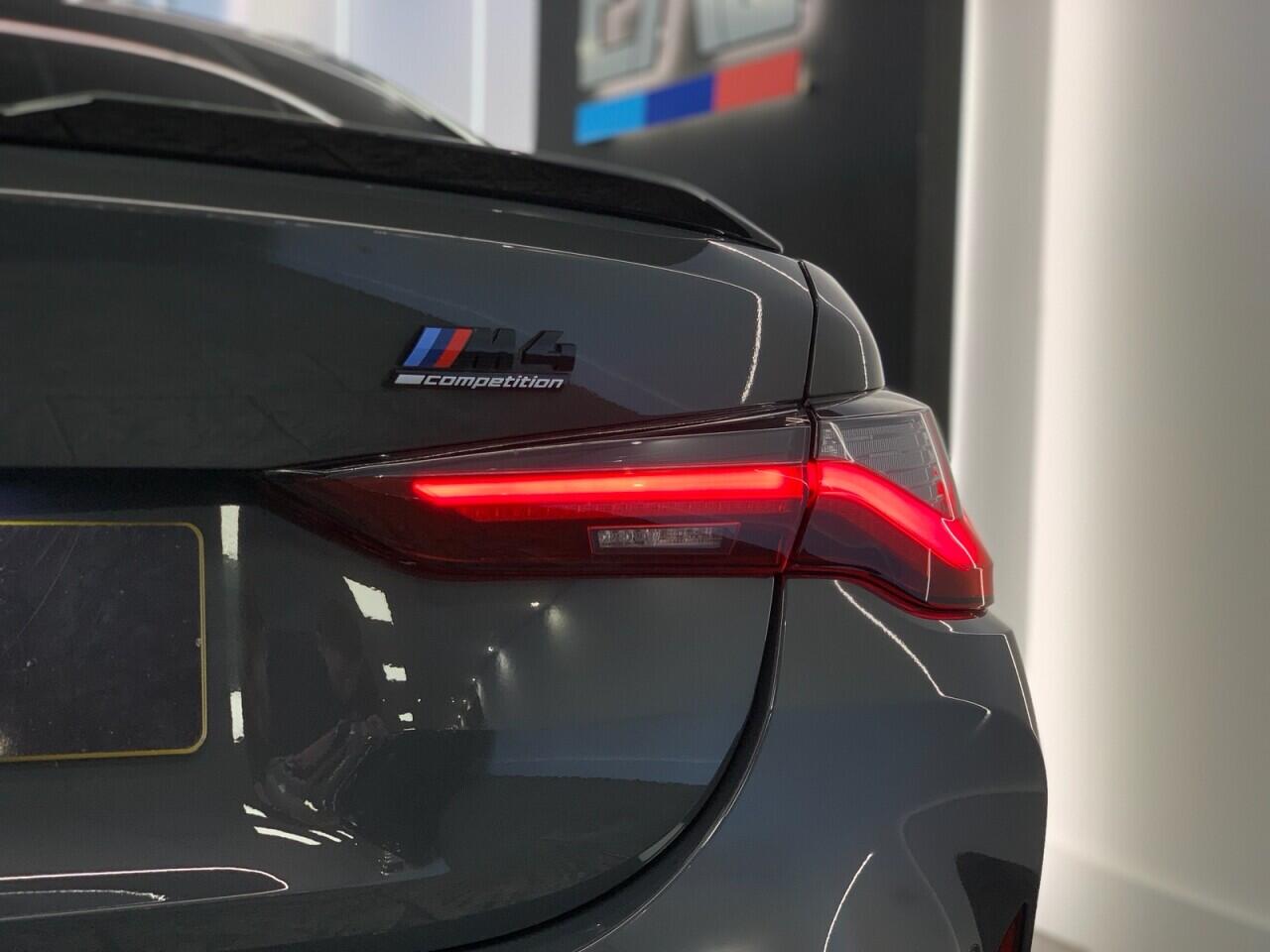 BMW M4 view 9
