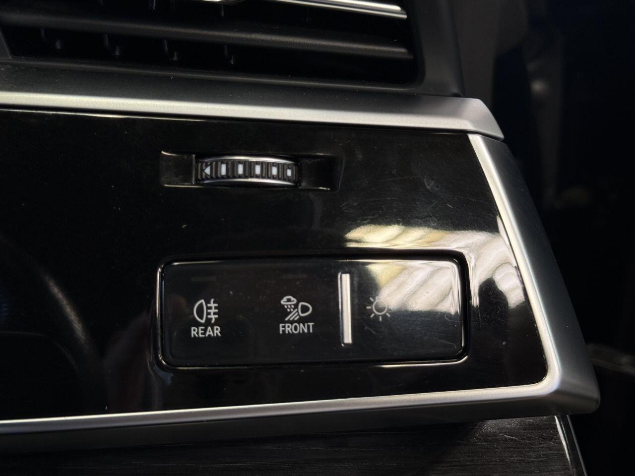 Audi Q8 view 46