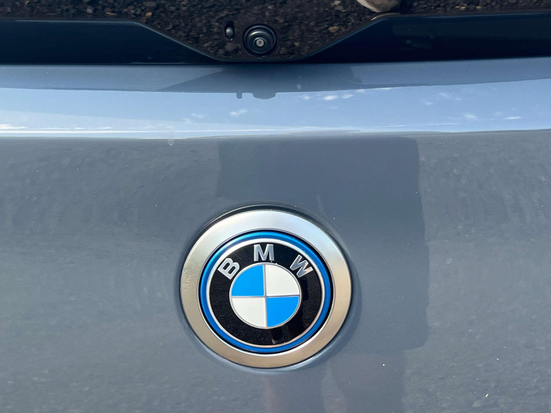 BMW Ix2 view 13