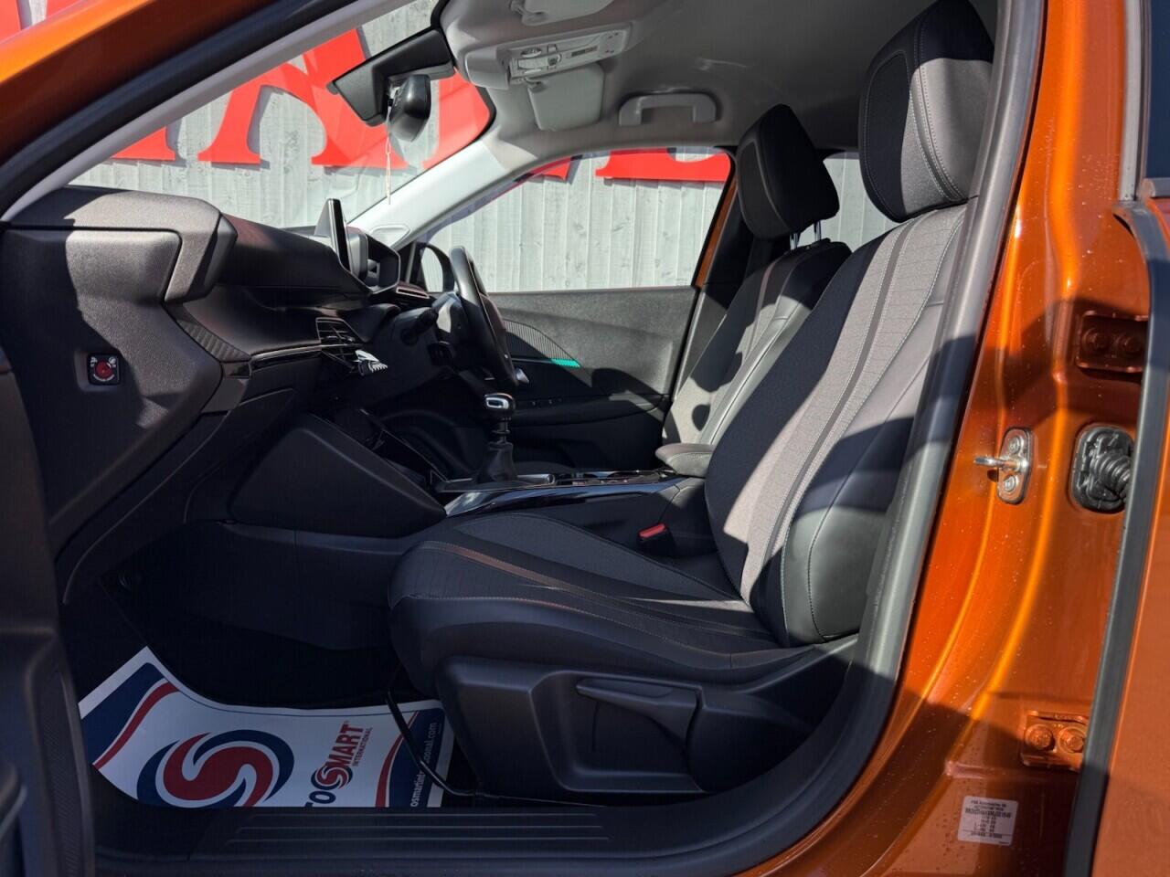 Peugeot 2008 view 18