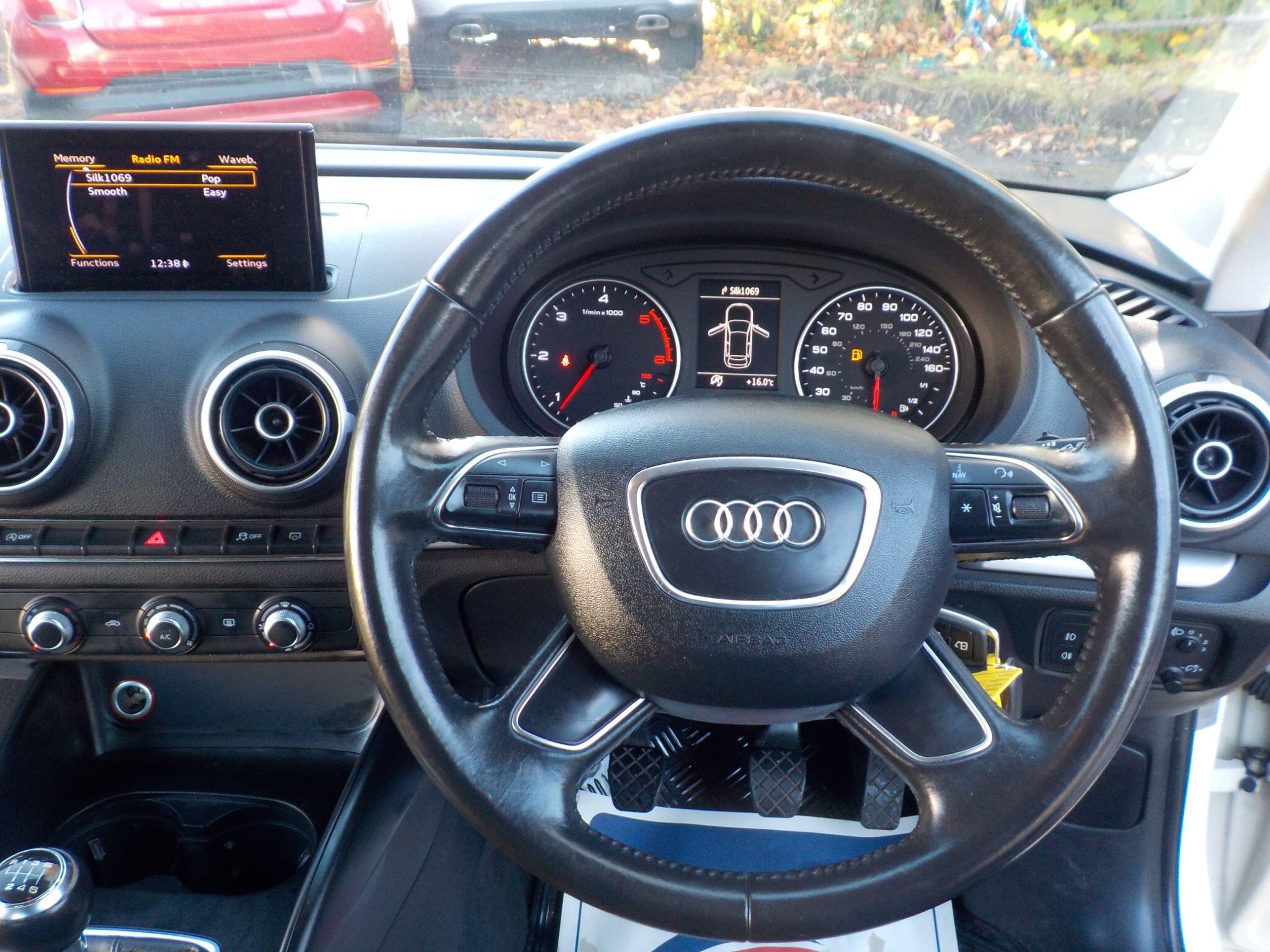Audi A3 1.6 TDI SE Euro 5 (s/s) 3dr