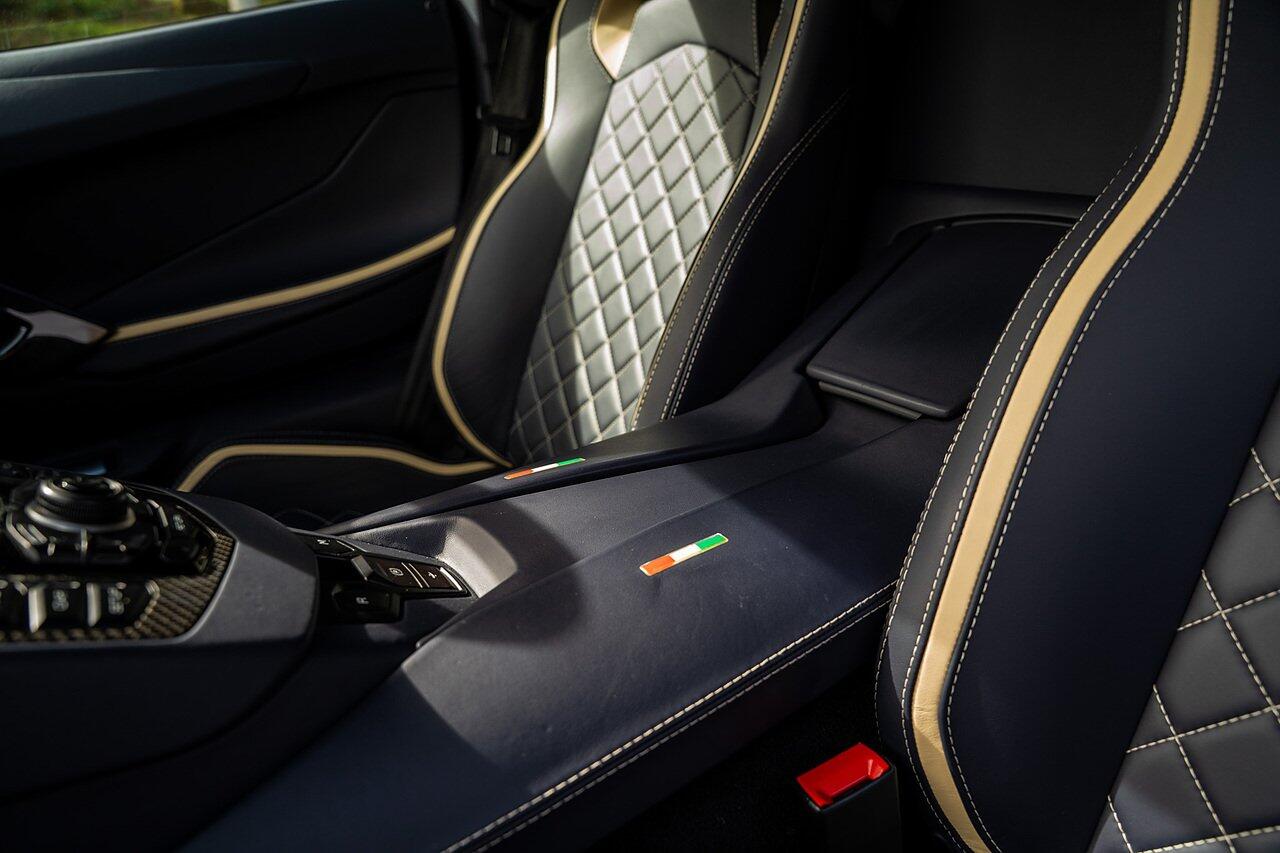 Lamborghini Aventador view 110