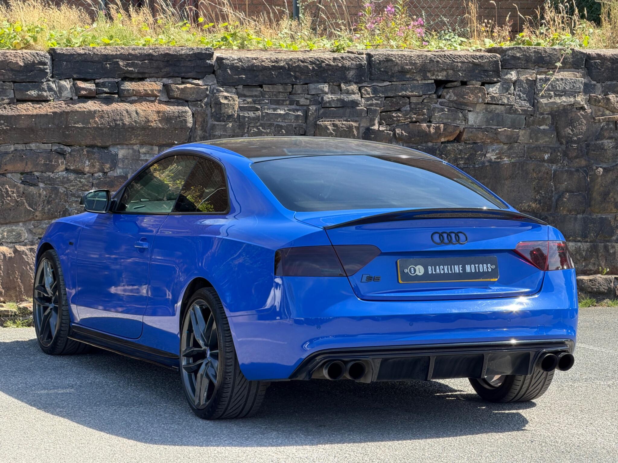 Audi S5 view 5