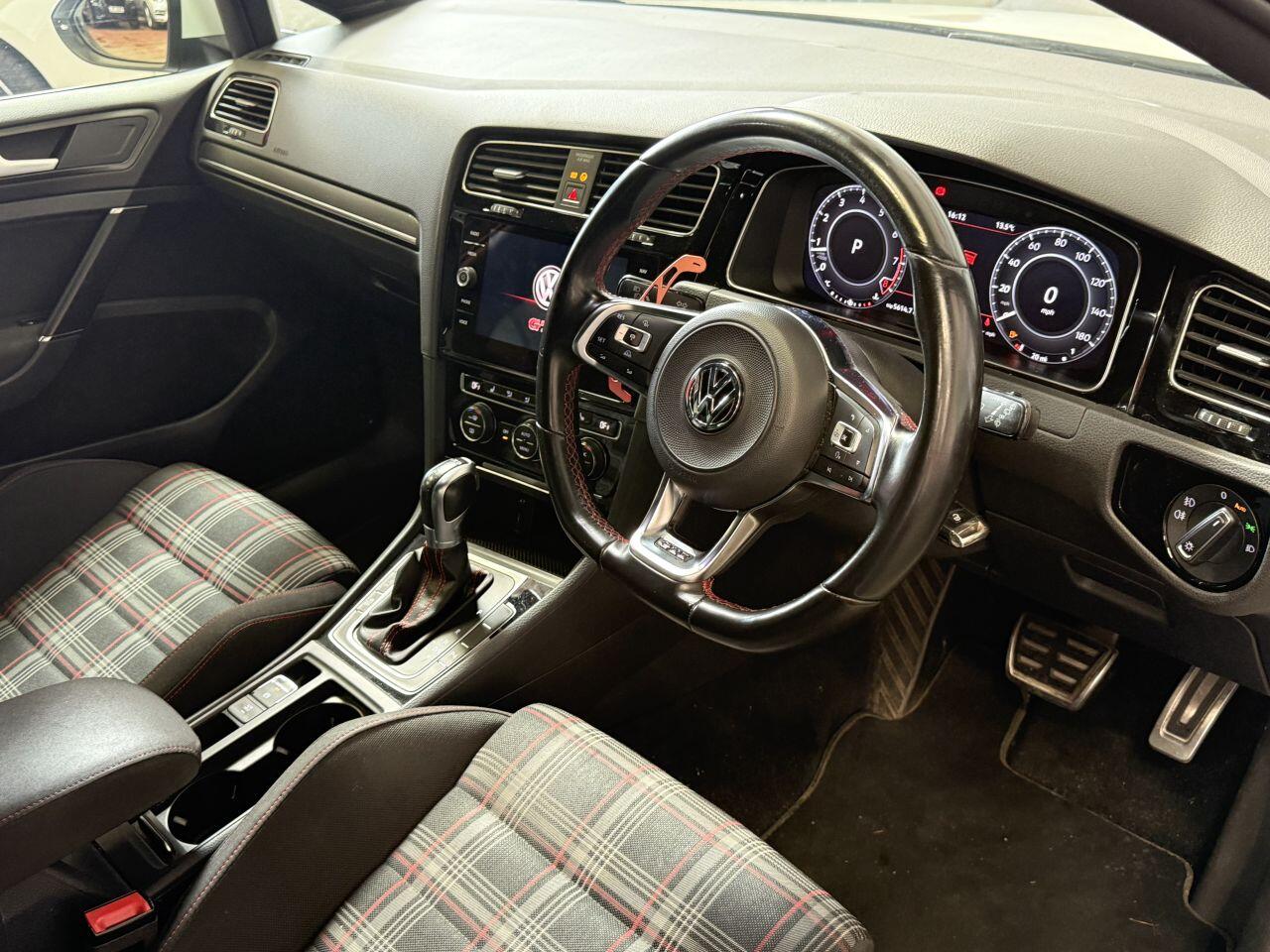 Volkswagen Golf view 29