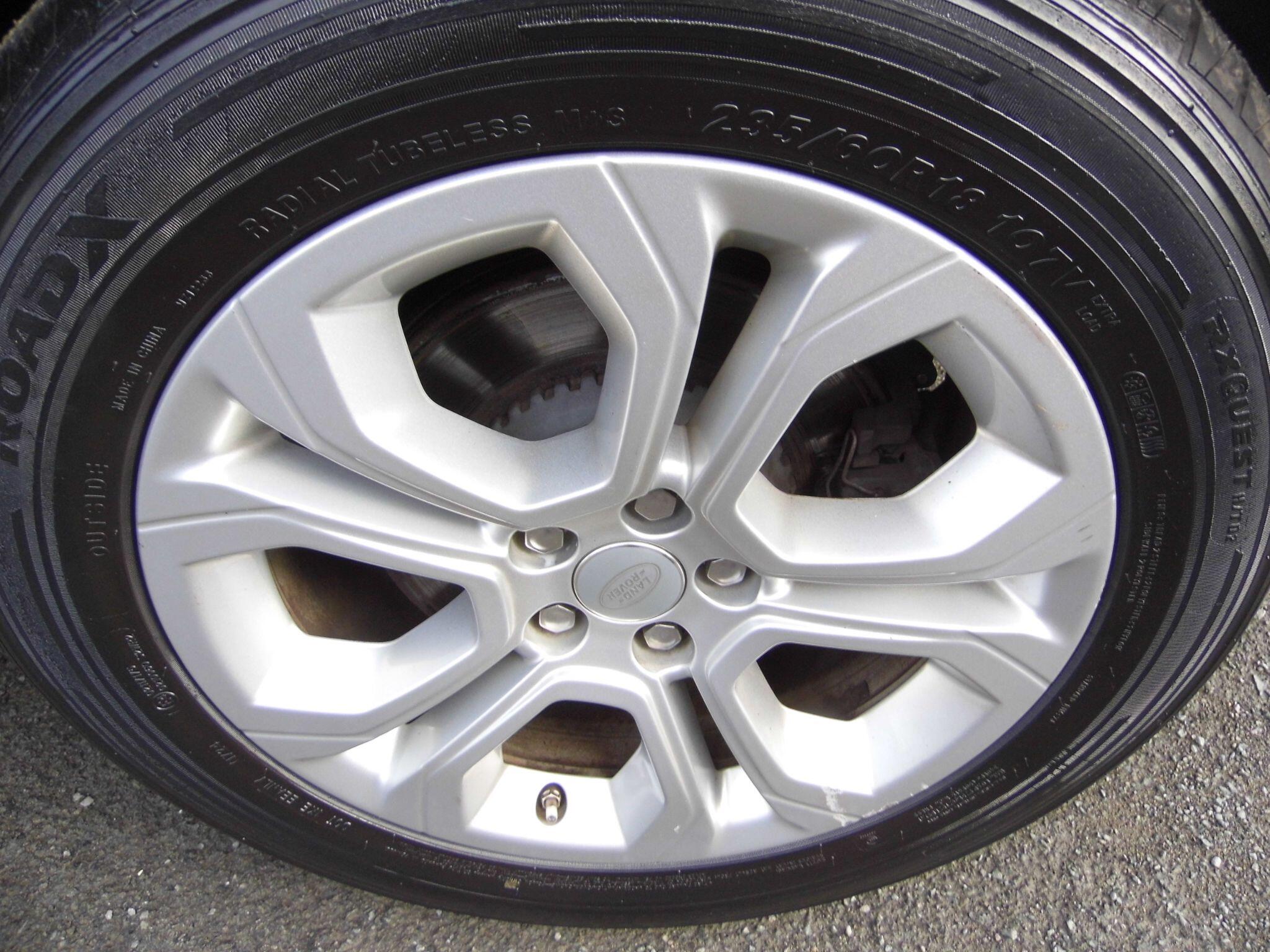 Land Rover Discovery Sport view 20