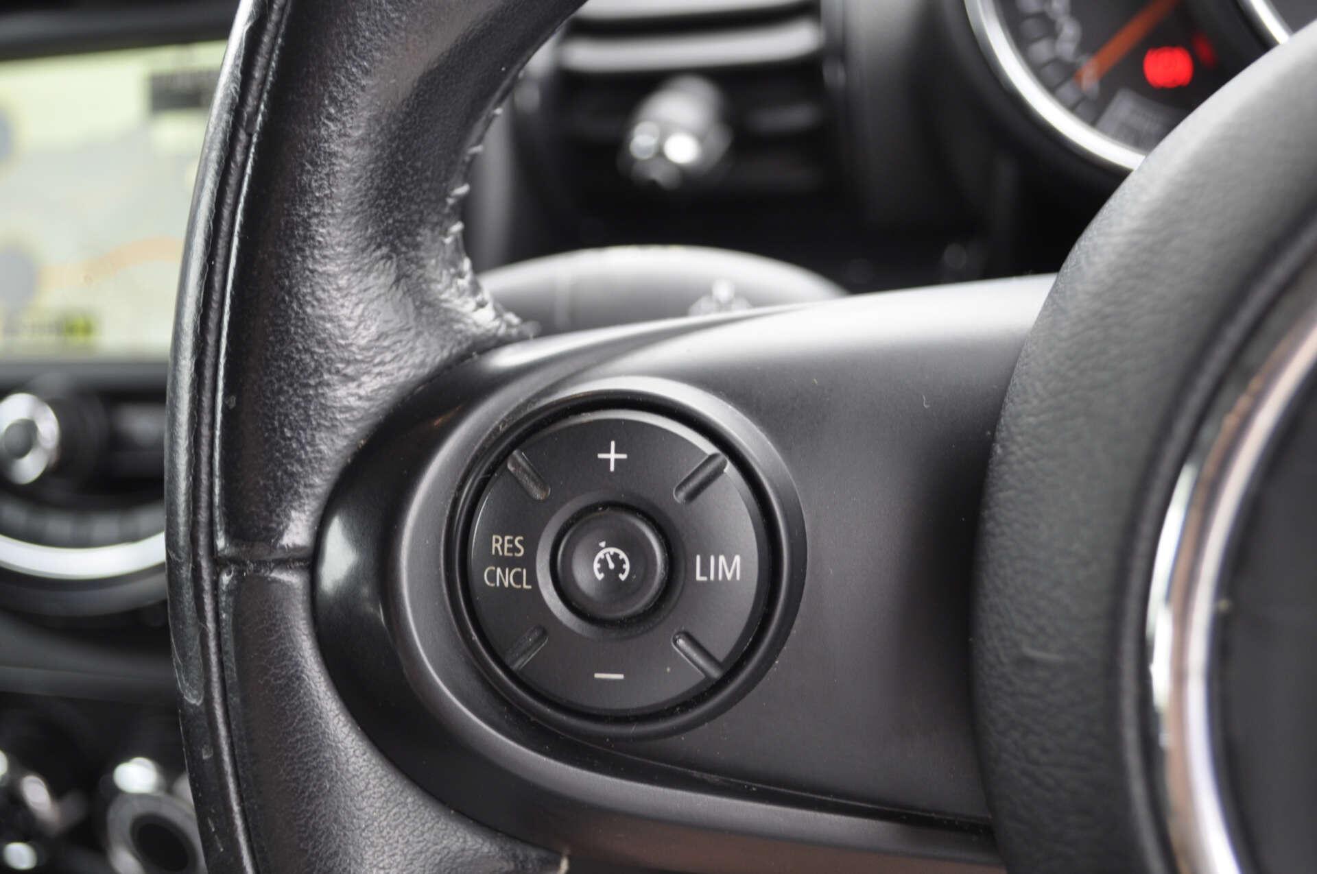 Mini Clubman view 29