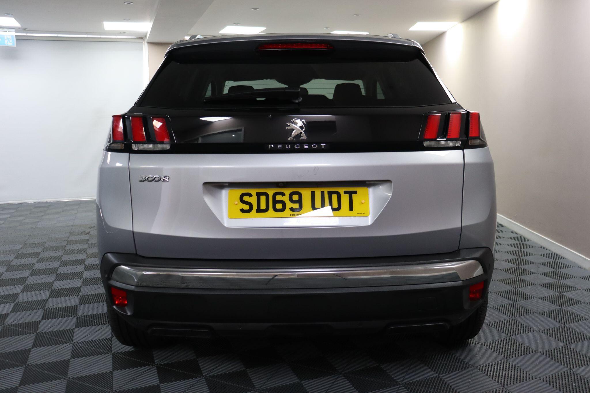Peugeot 3008 view 8