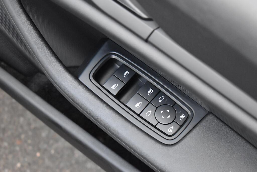 Porsche Taycan view 51