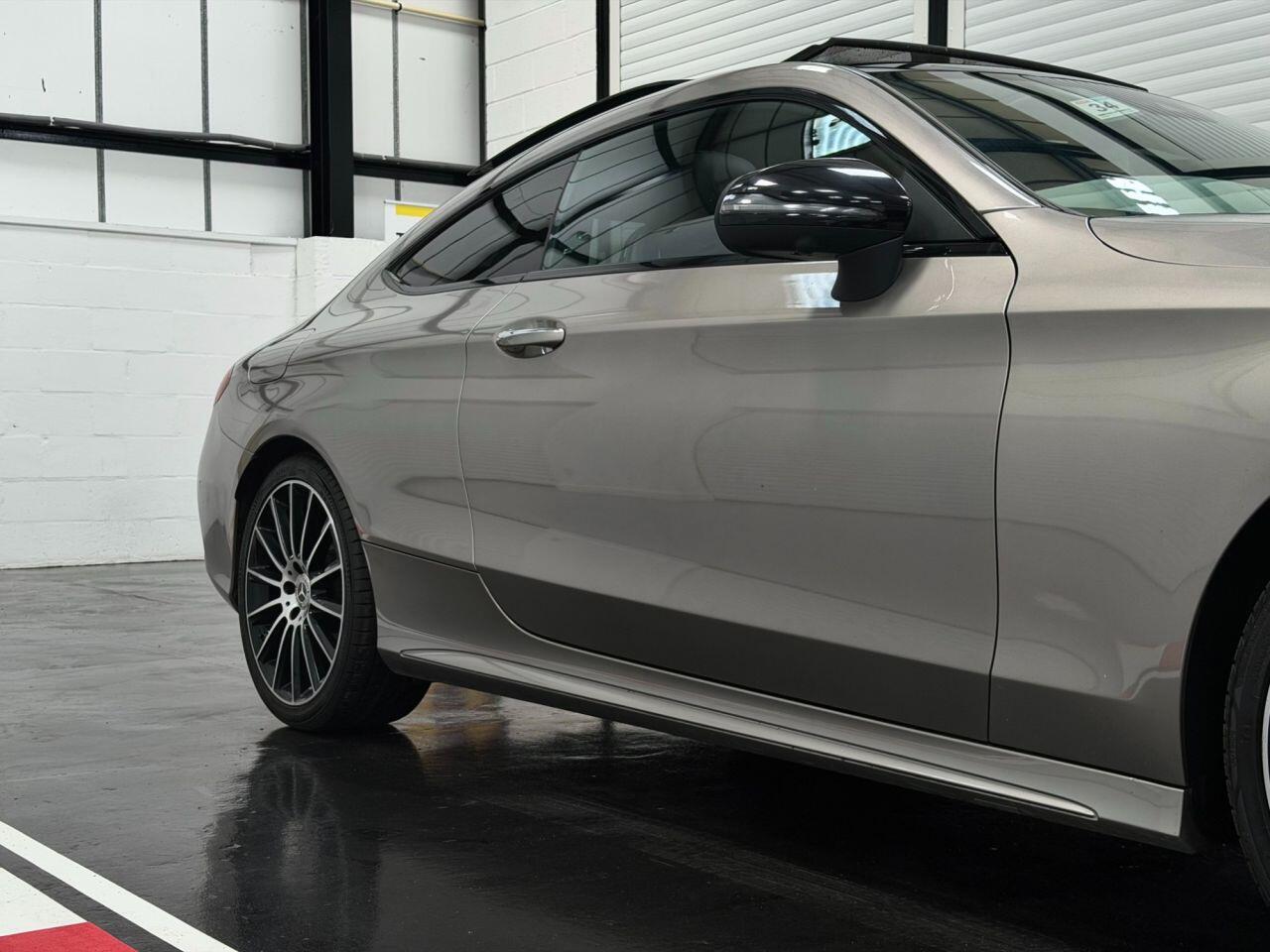 Mercedes-Benz C Class view 27