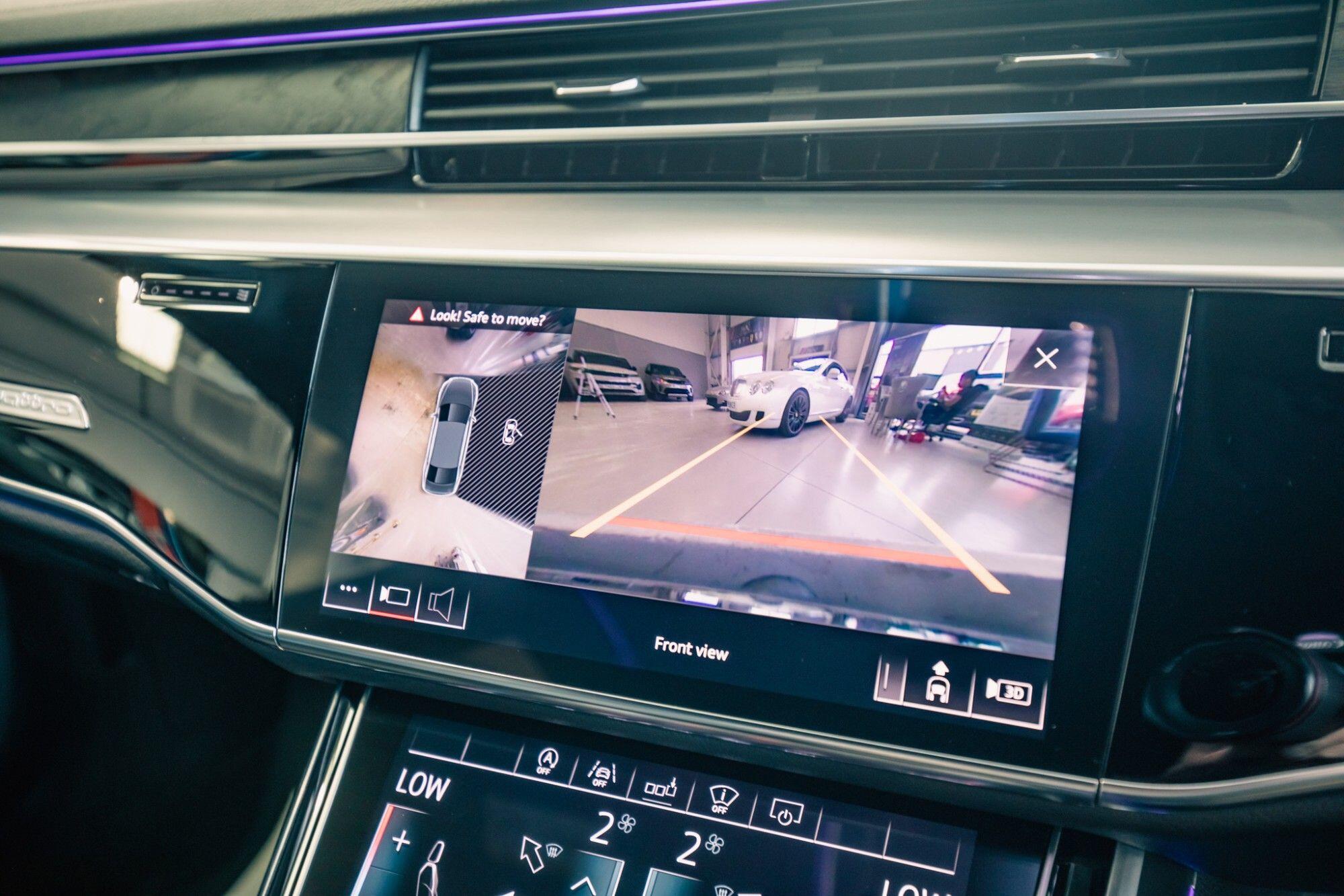 Audi A8 view 21