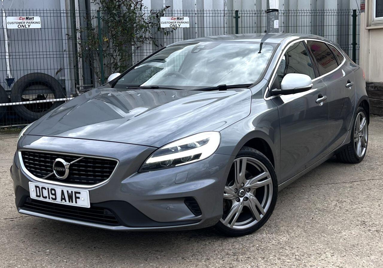 Volvo V40 view 2