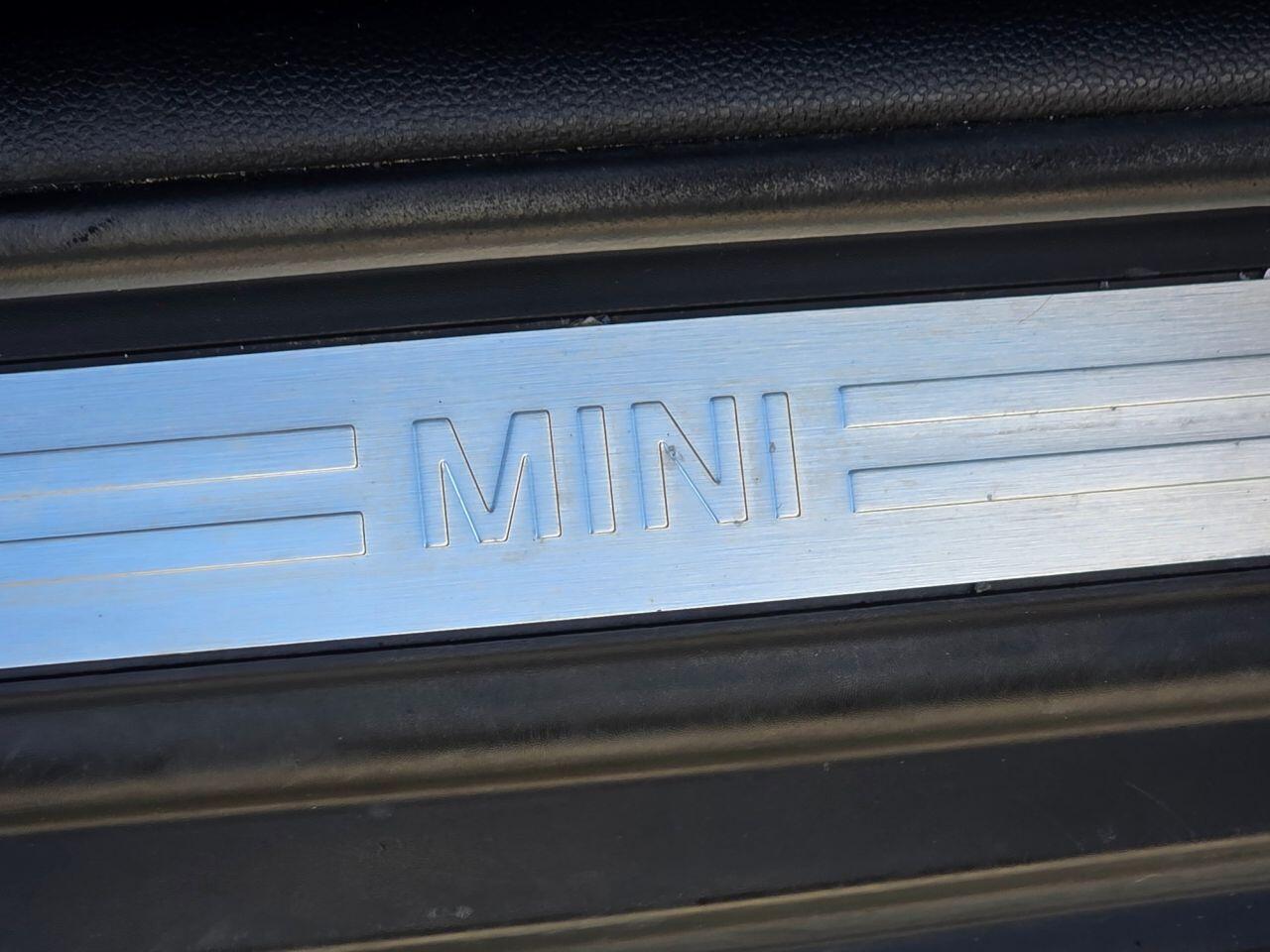 Mini Cooper view 50