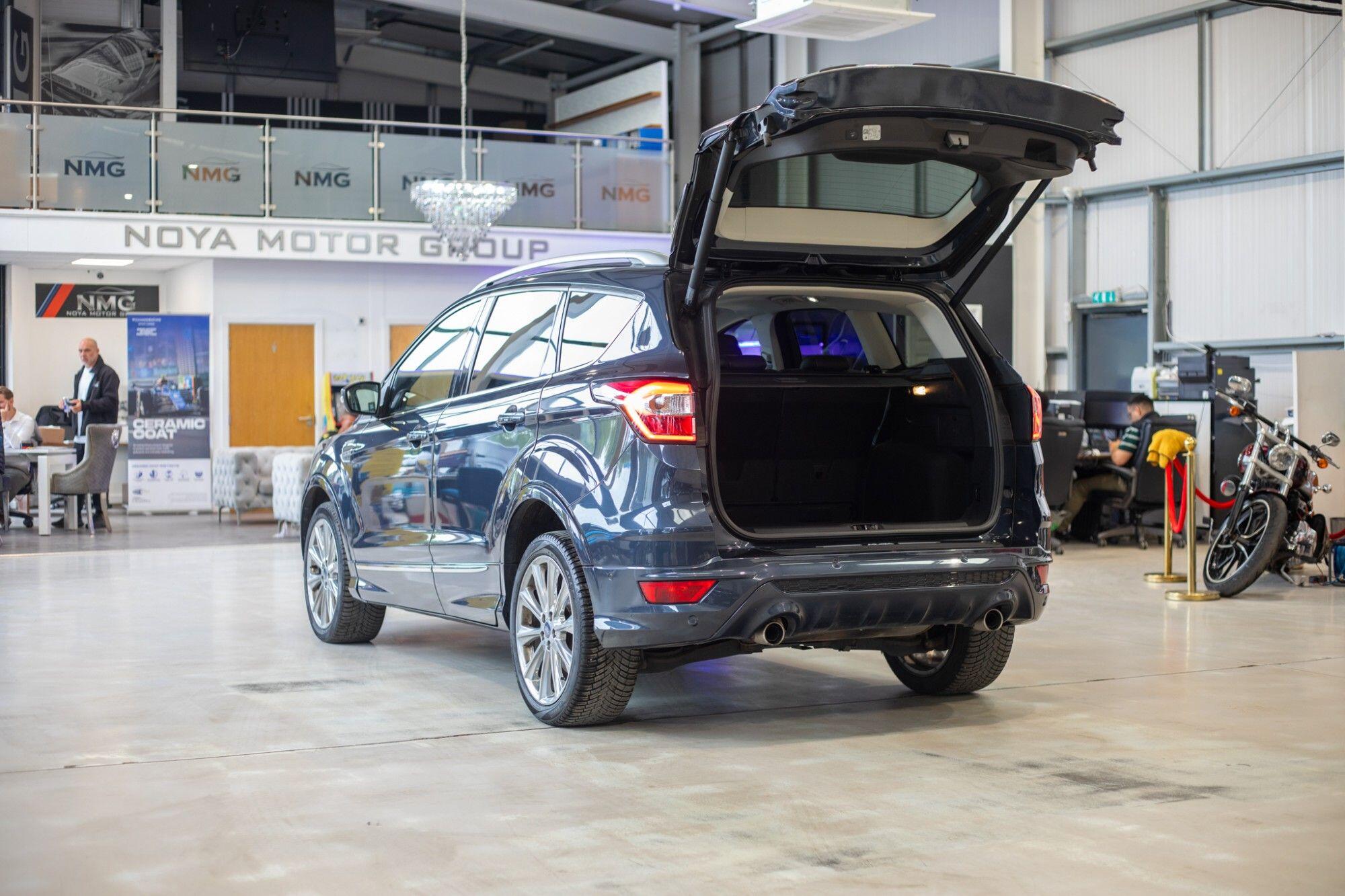 Ford Kuga view 34