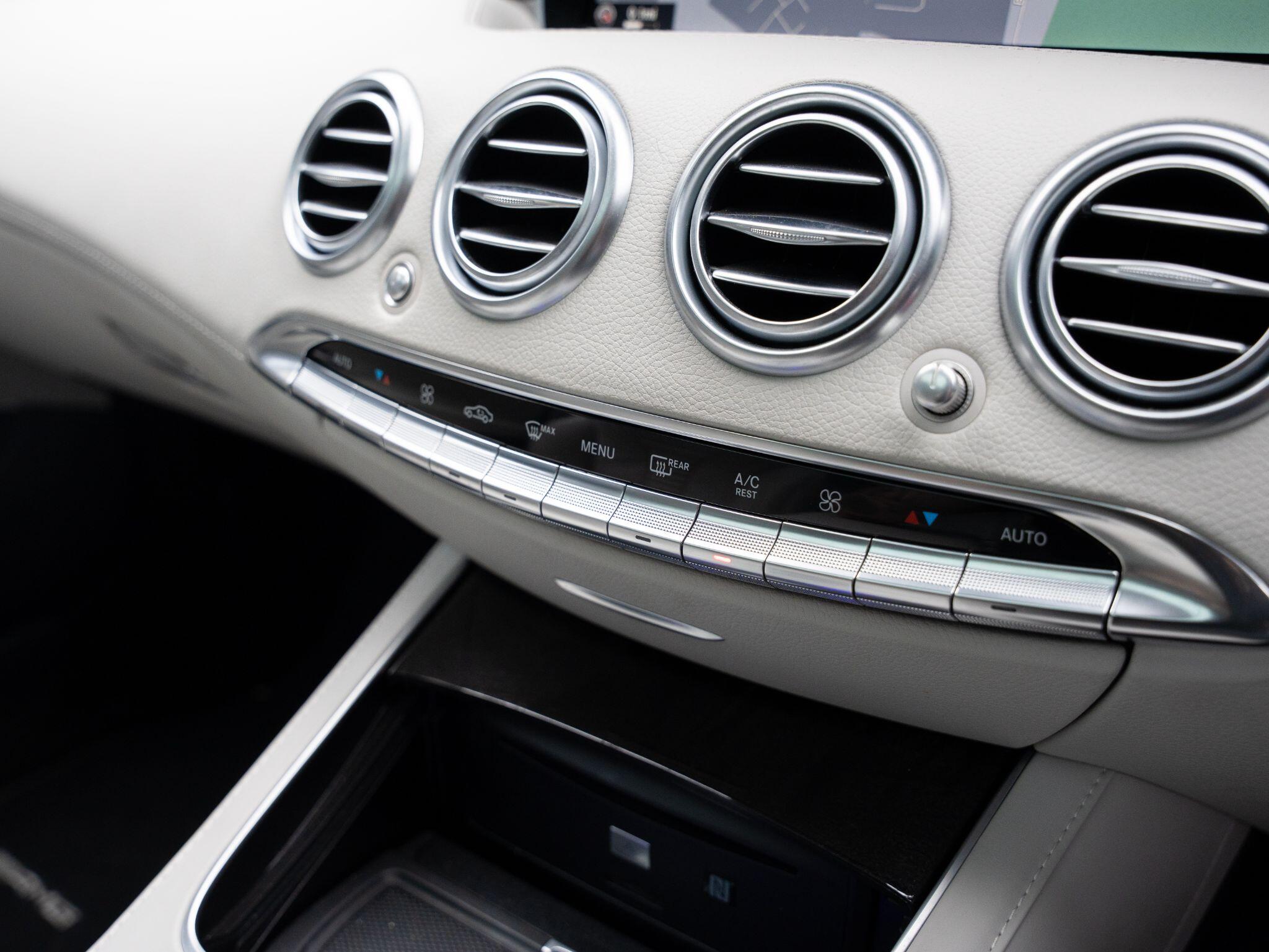 Mercedes-Benz S-Class view 32