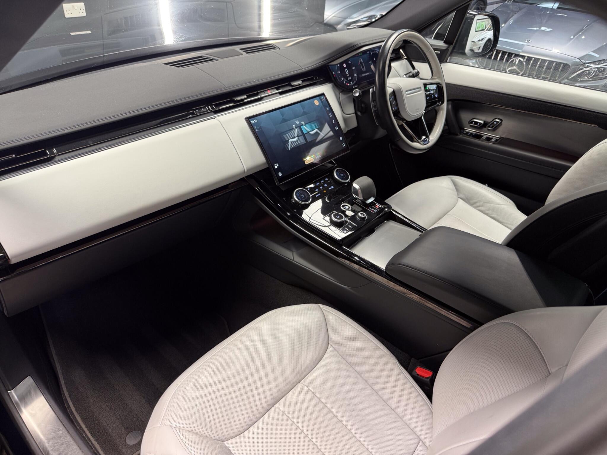 Land Rover Range Rover Sport view 26