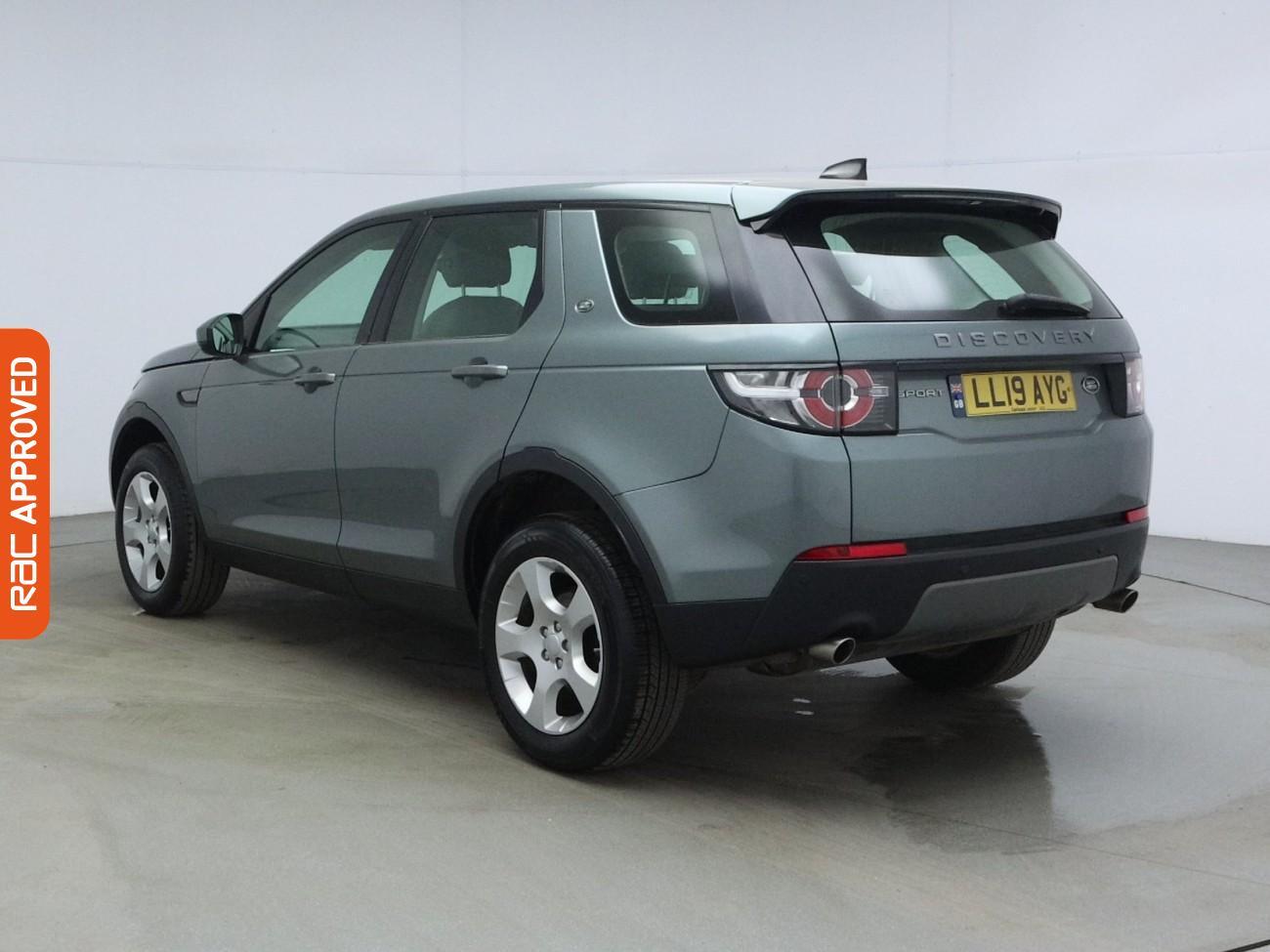 Land Rover Discovery Sport view 4