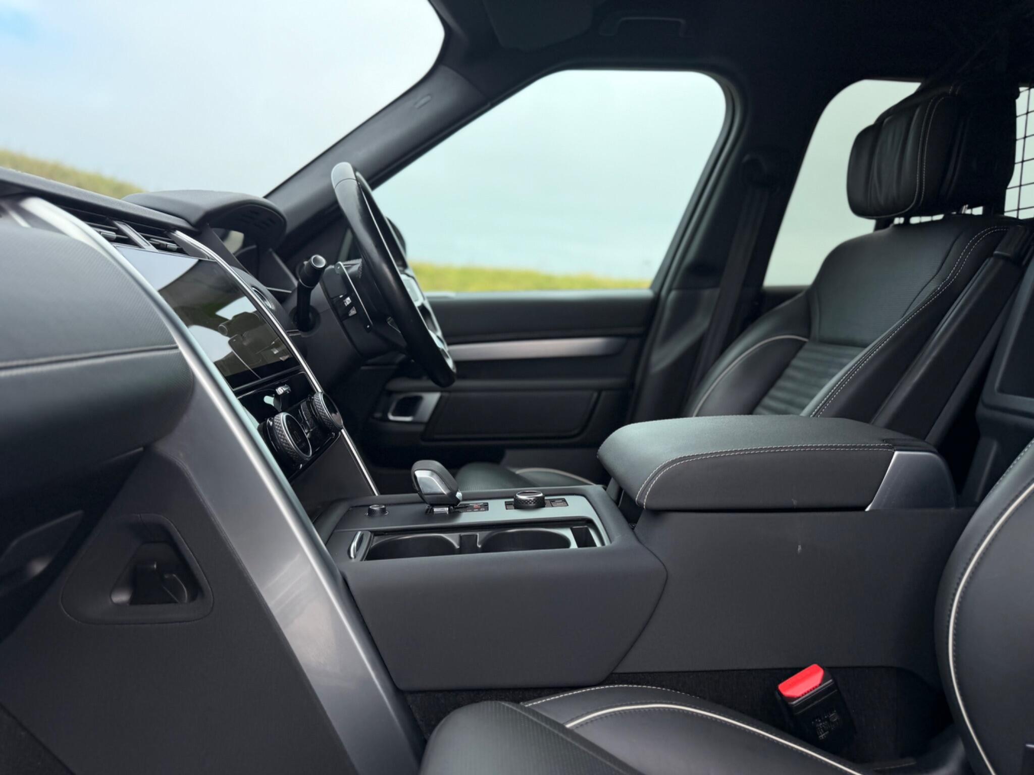 Land Rover Discovery 3 view 21