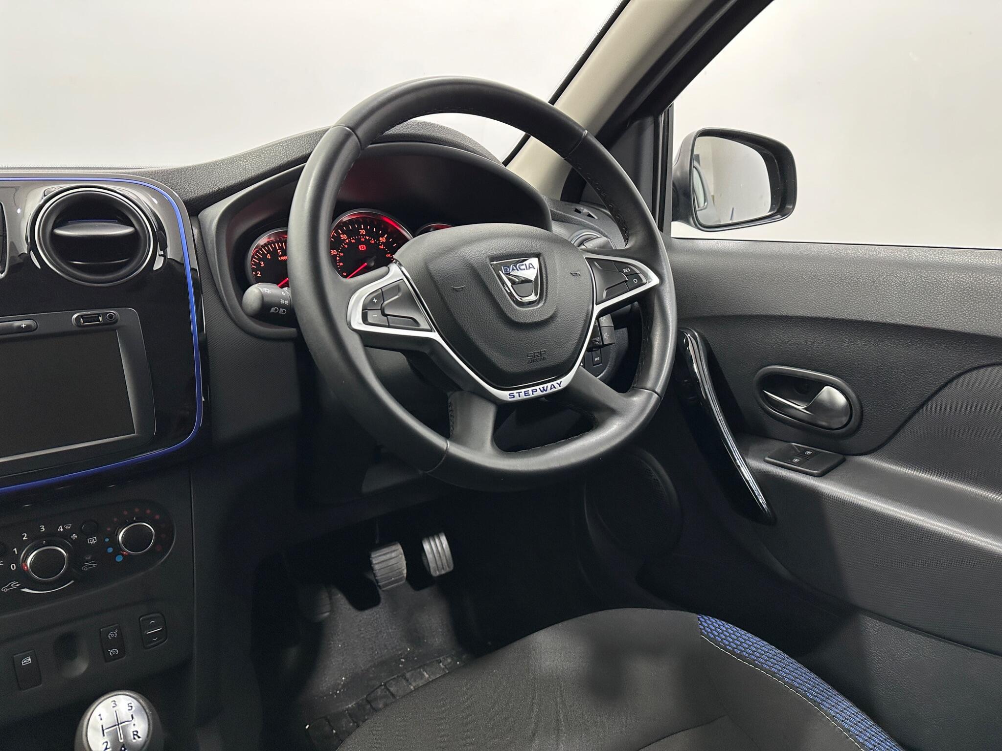 Dacia Sandero Stepway view 12