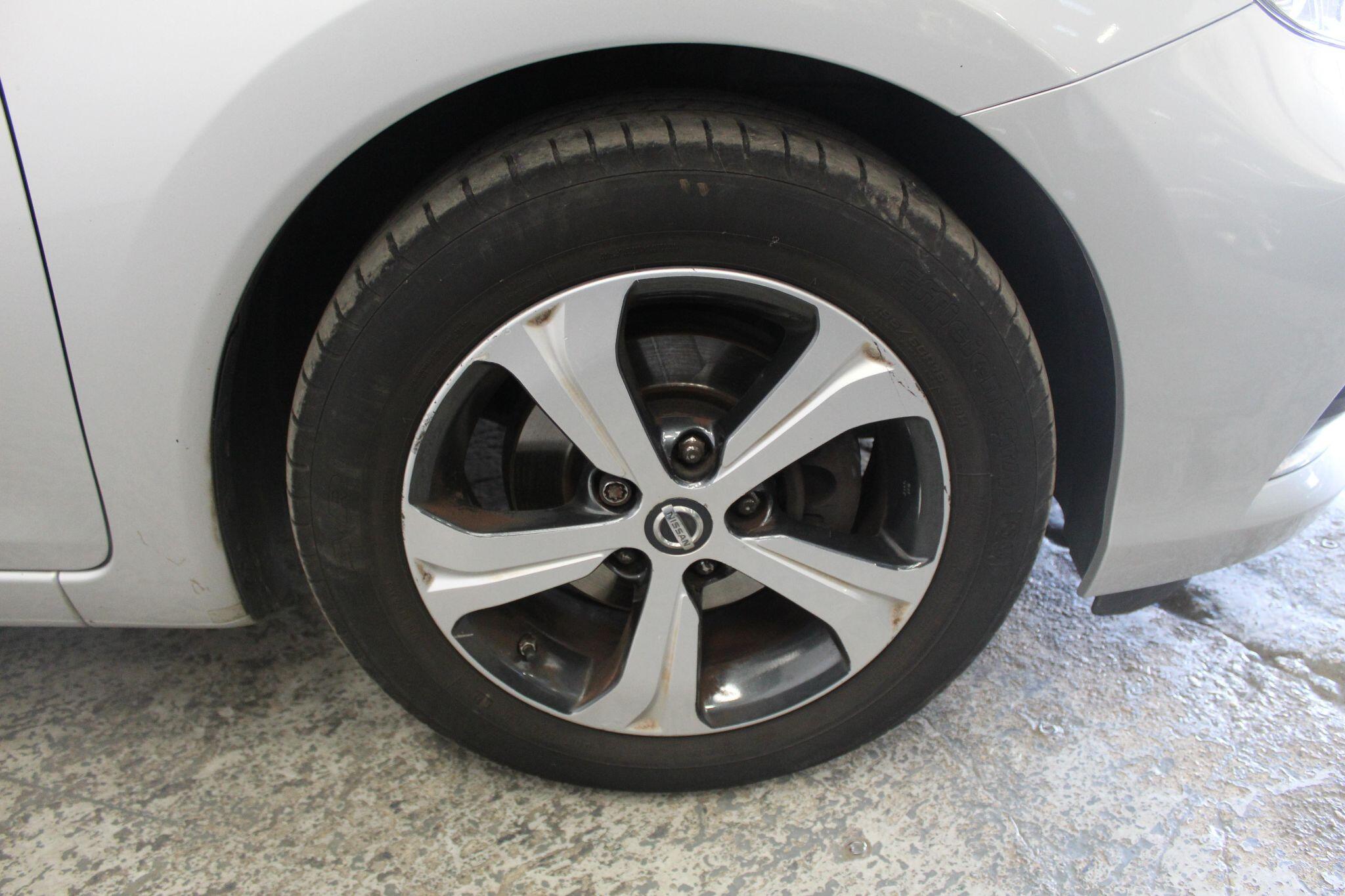 Nissan Pulsar view 49