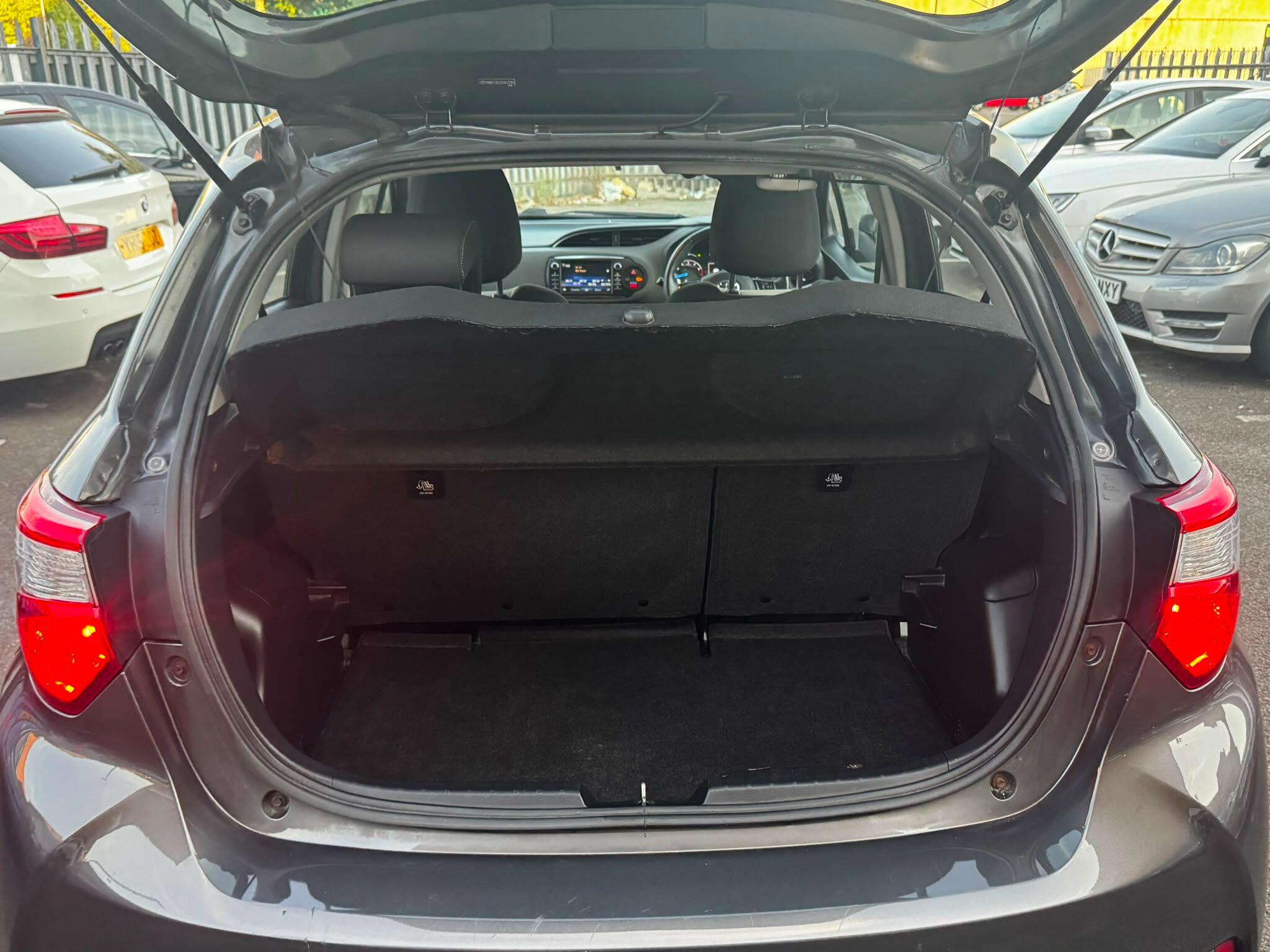 Toyota Yaris view 36