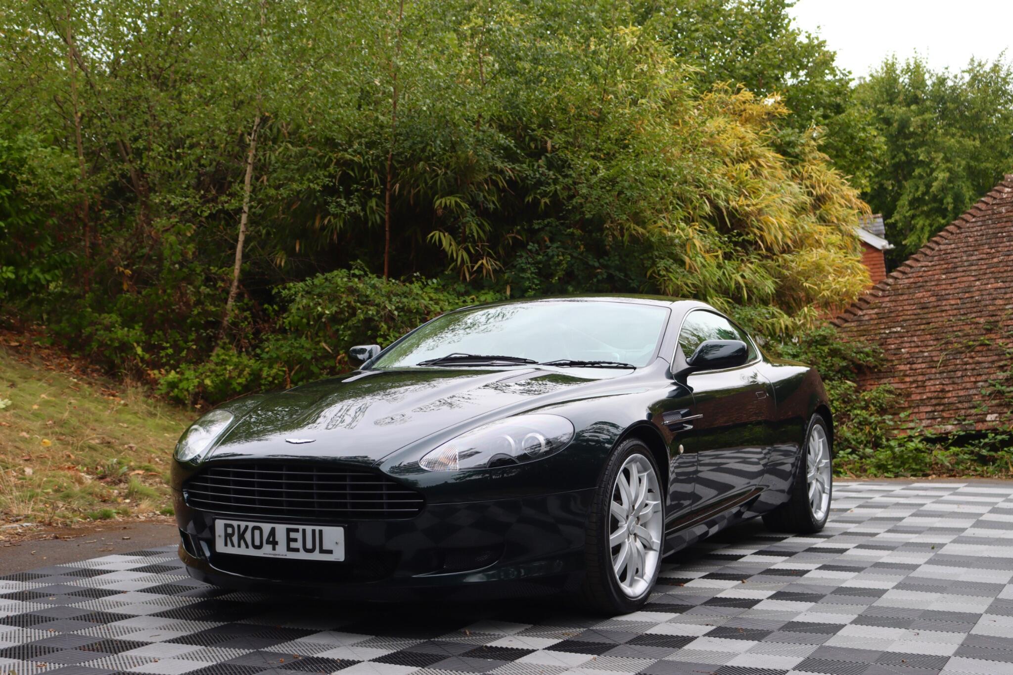 Aston Martin DB9 view 16