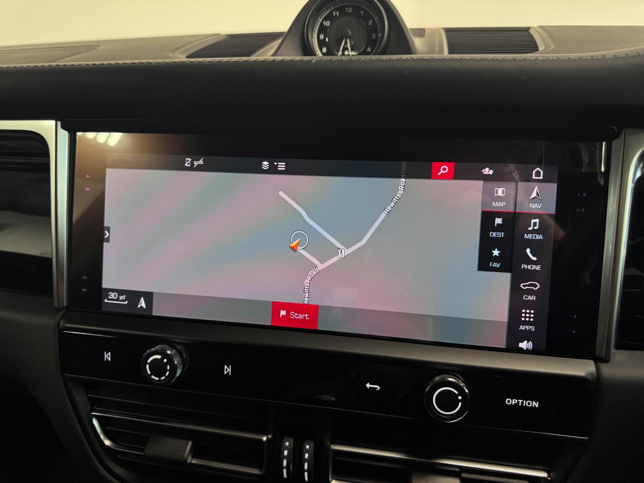 Porsche Macan view 11