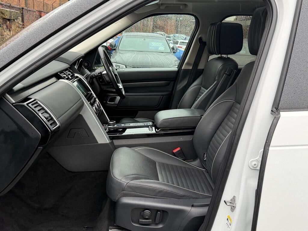 Land Rover Discovery view 17