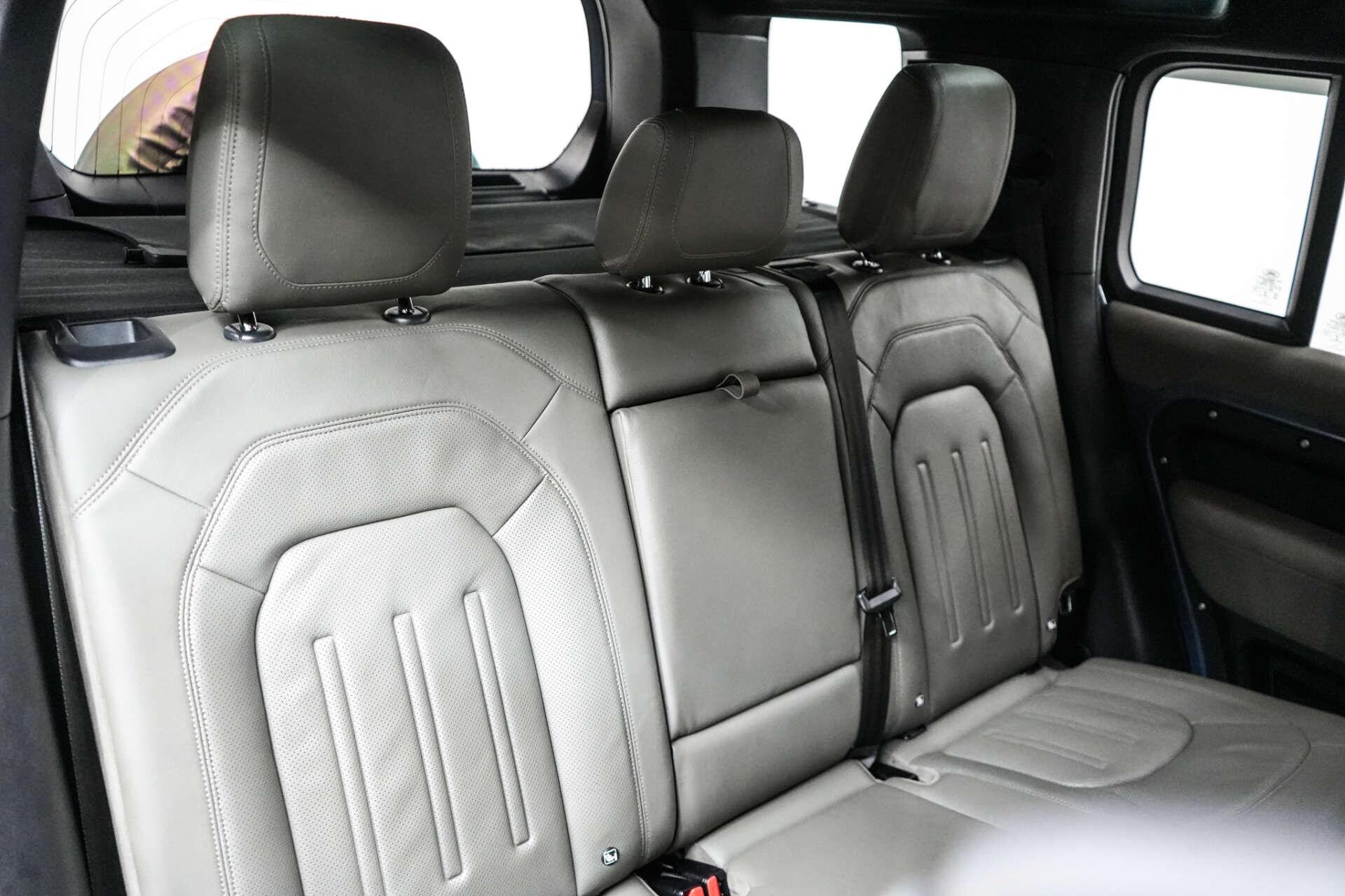 Land Rover Defender view 23