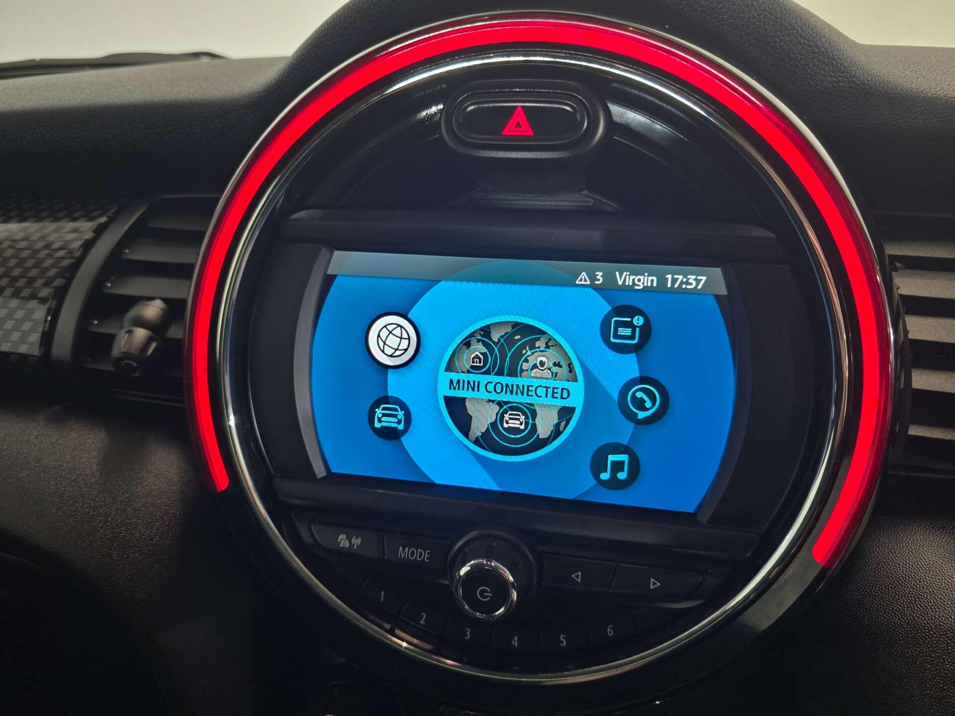 Mini Hatch view 32