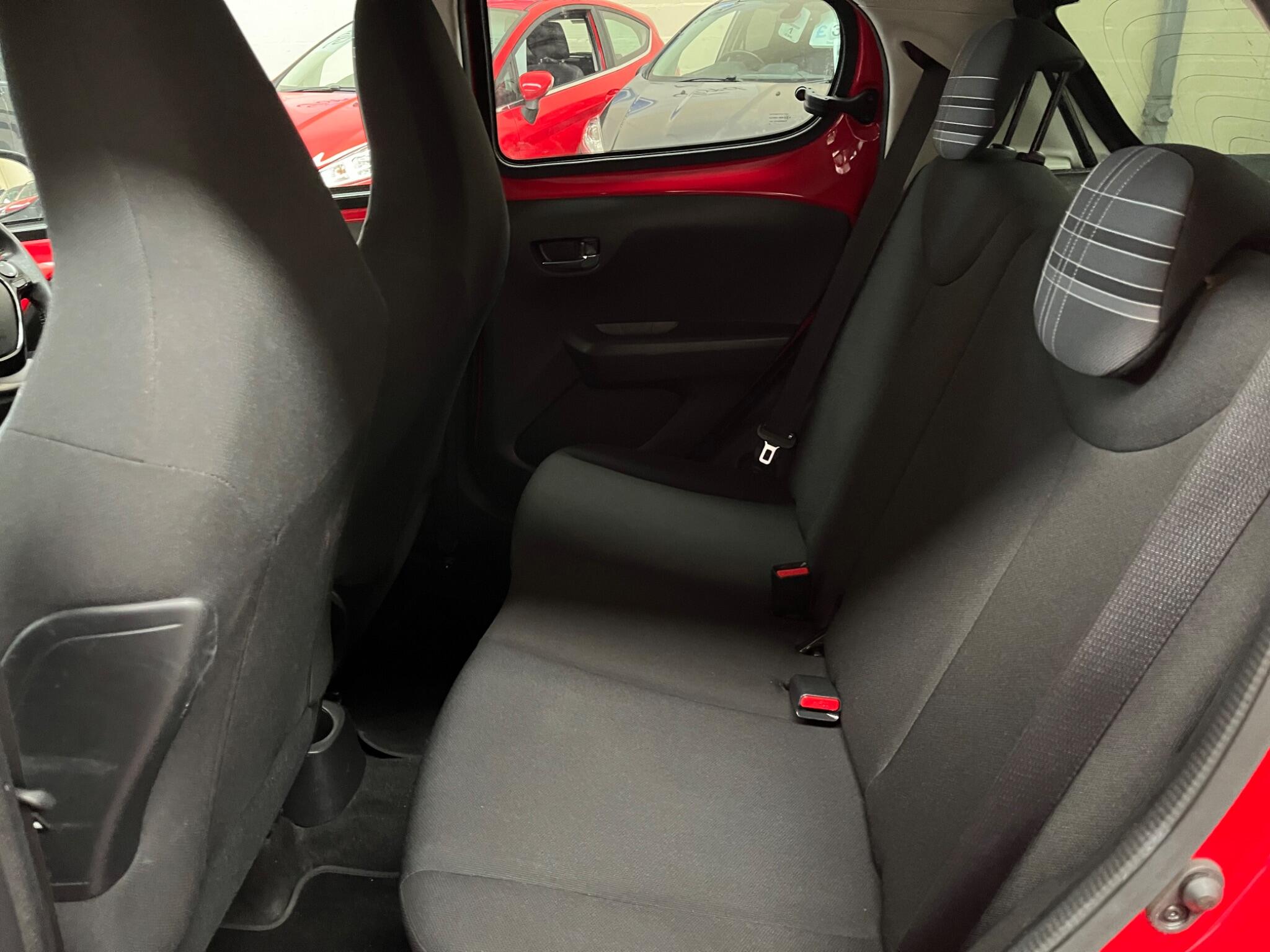 Peugeot 108 view 31