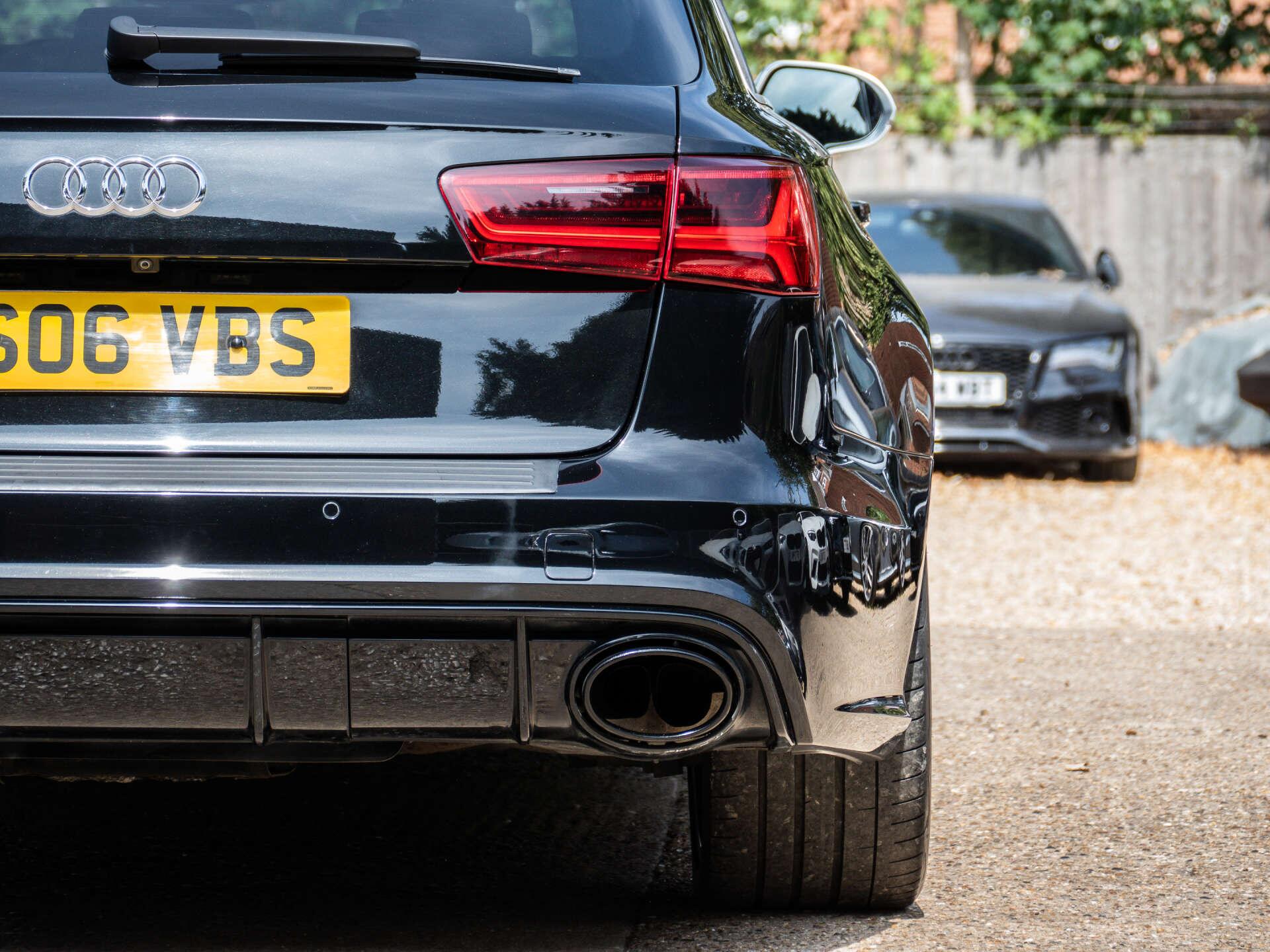 Audi RS6 Avant view 18