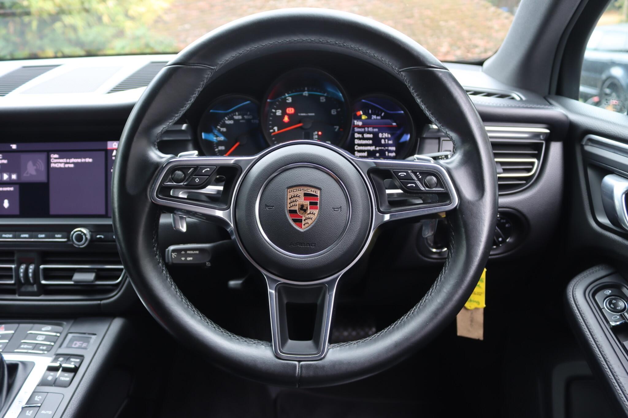 Porsche Macan view 60