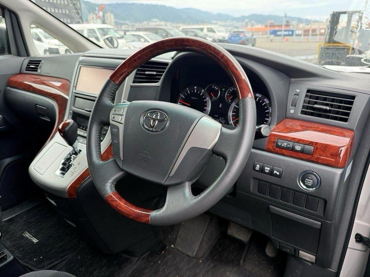 Toyota Vellfire view 12