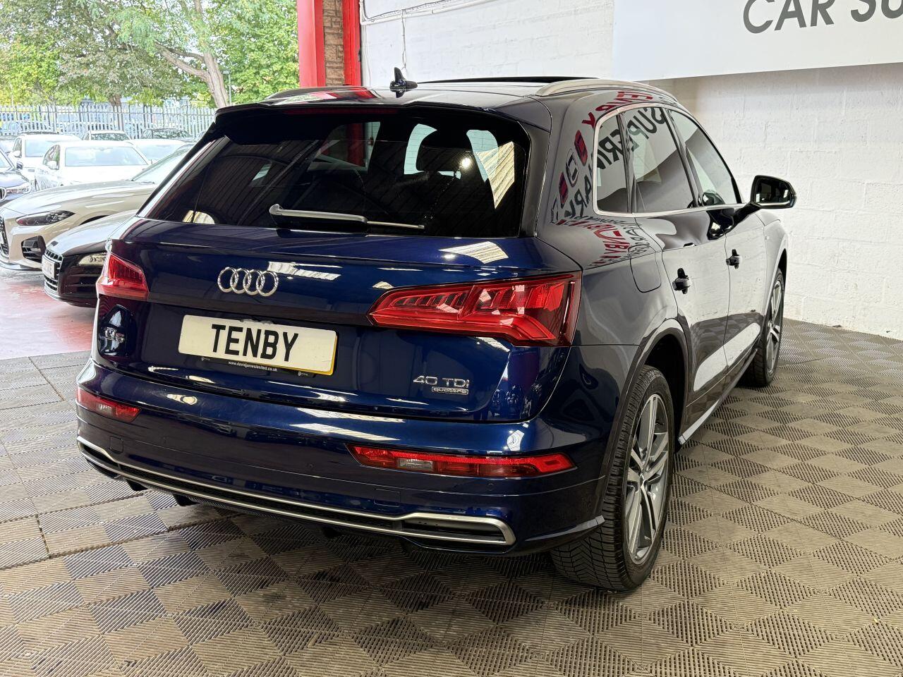 Audi Q5 view 10