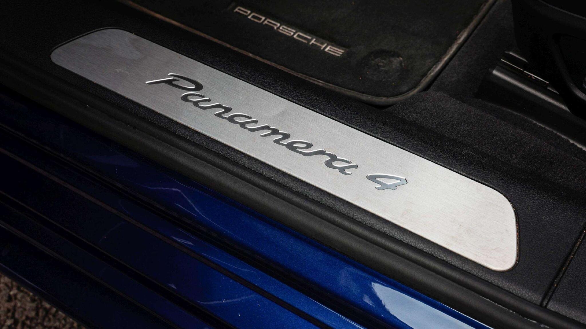 Porsche Panamera view 18