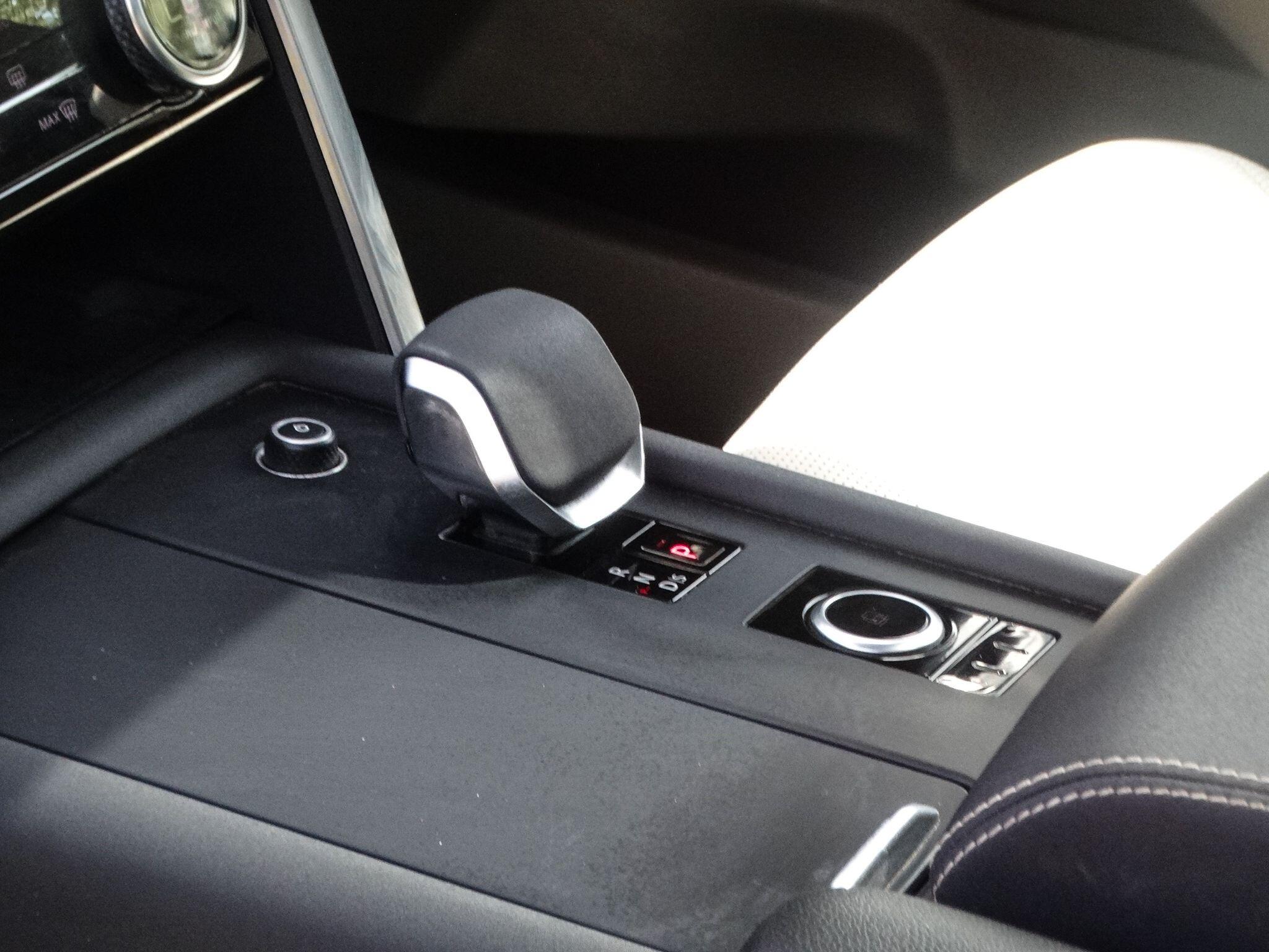 Land Rover Discovery 3 view 18